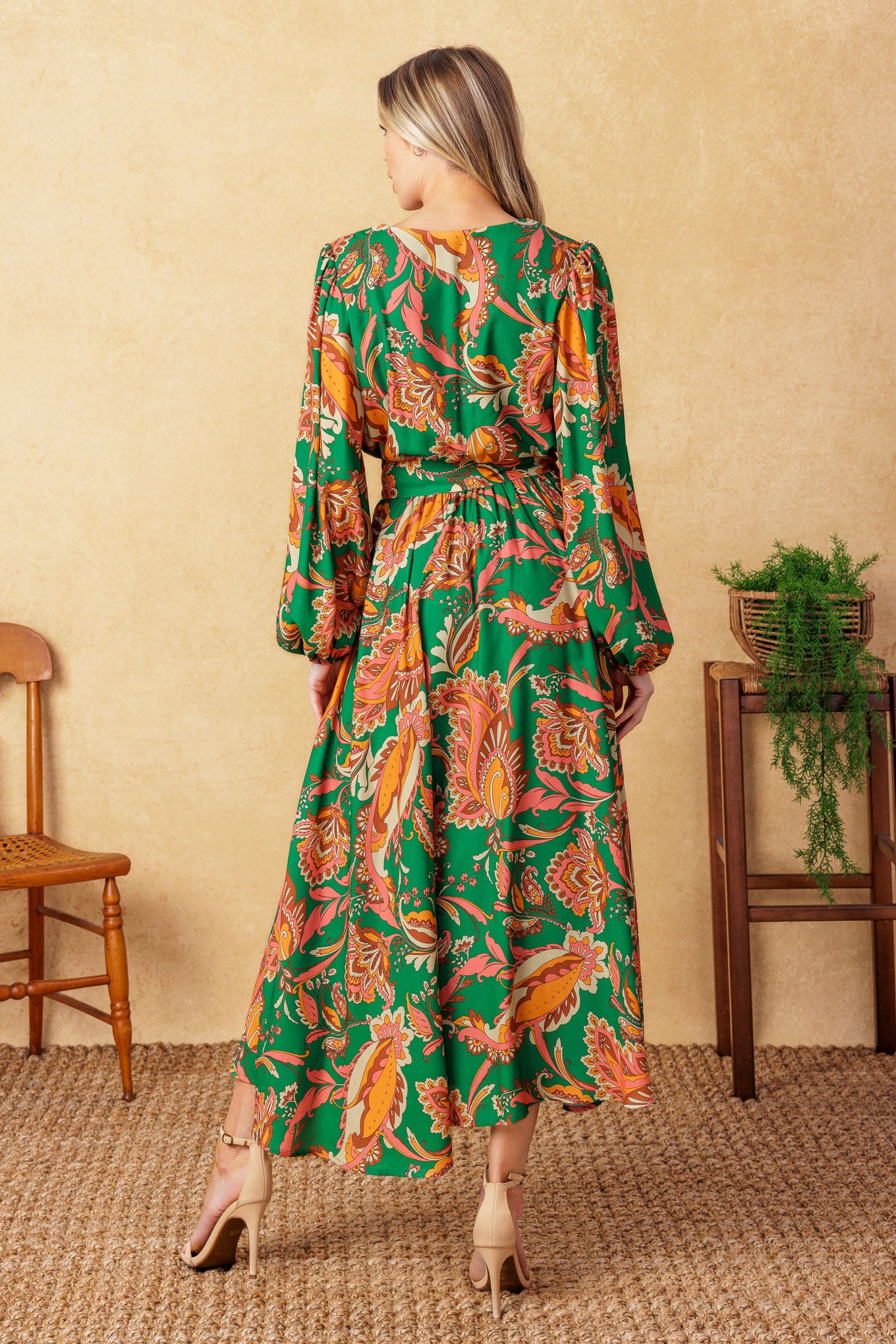 A printed woven midi dress featuring surplice neckline, long puff sleeve, elasticized waist, self belt and full skirt
Details:
Self : 100% Polyester
Lining : 100% Polyester
Size & Fit
- Model is 5`9" And Wearing Size Small
- Measurements Taken From Size Small
- Approx. Length: 52"