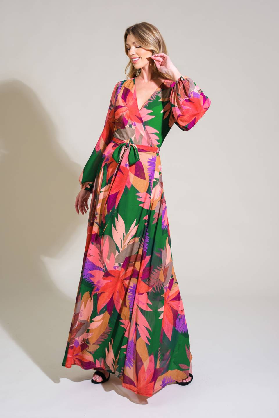 A printed woven maxi dress featuring surplice neckline, true wrap with tie and long sleeve
Details:
Self : 100% Polyester 
Lining : 100% Polyester
     
Size & Fit
- Model is 5`8" And Wearing Size Small
- Measurements Taken From Size Small
- Approx. Length: 60"