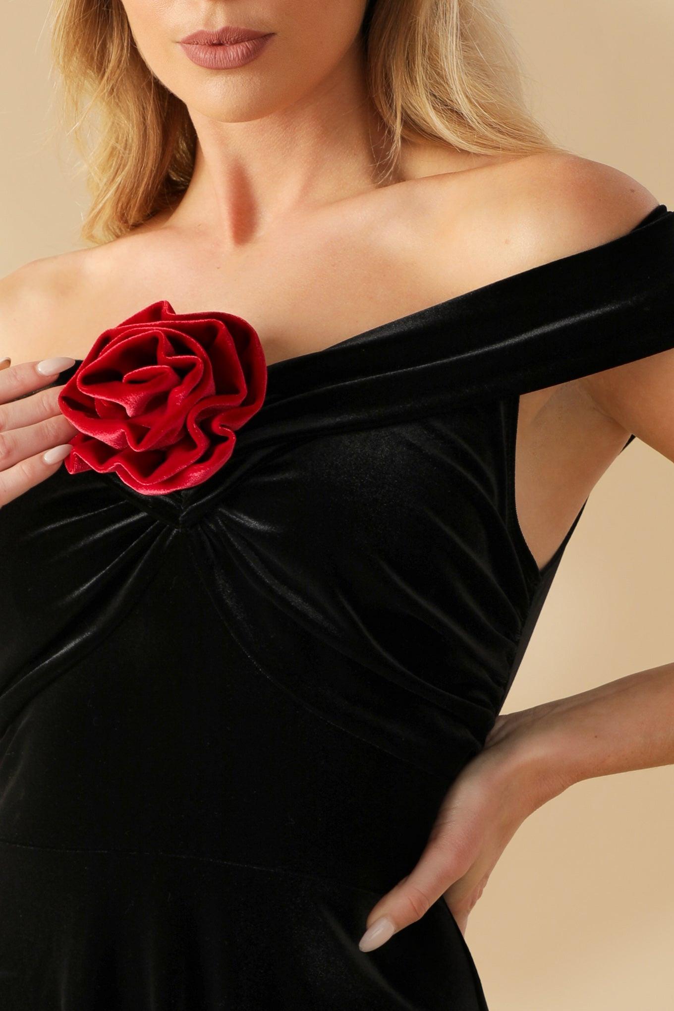 BE THERE FOR YOU VELVET MIDI DRESS.