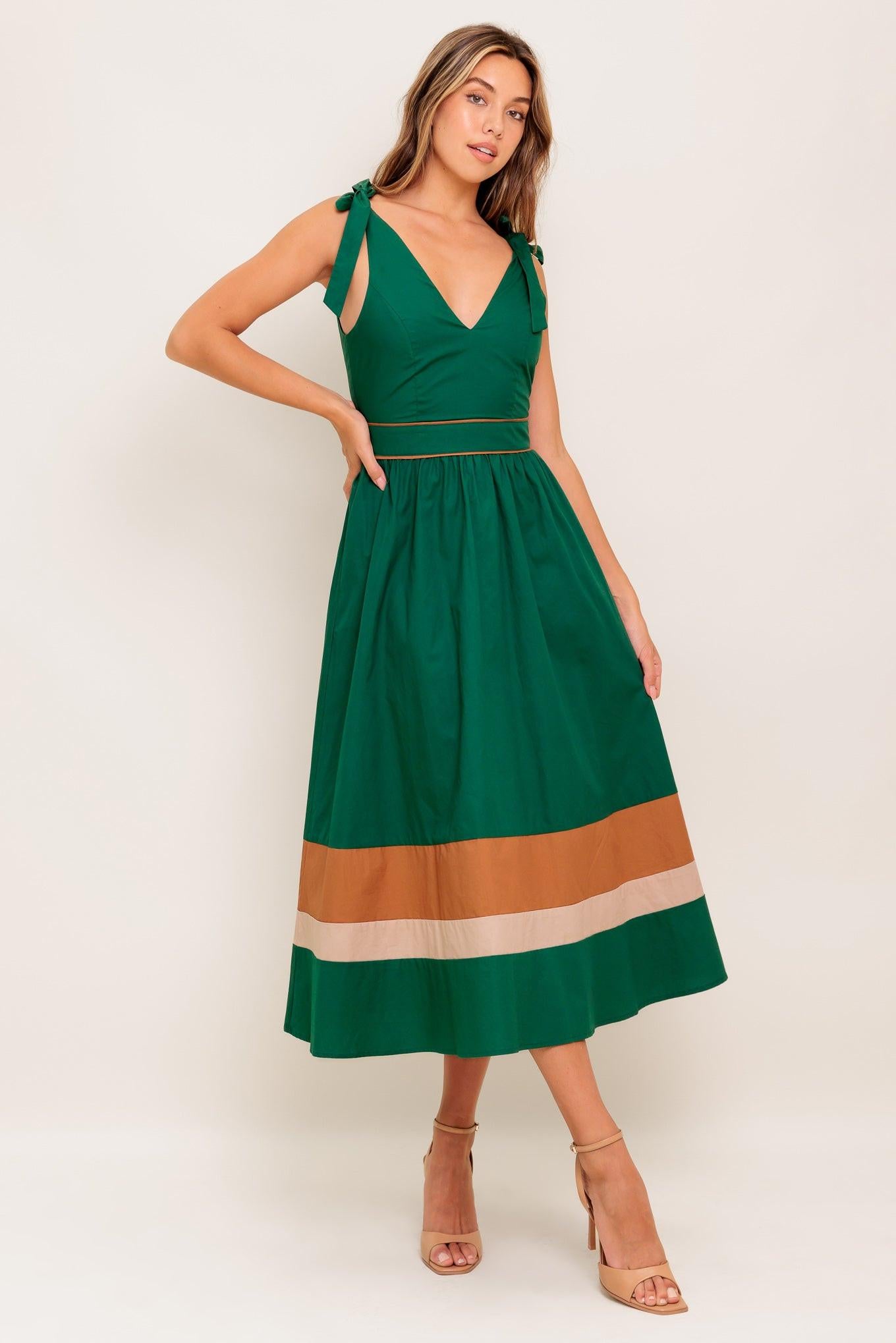 FOREST CHARM WOVEN COLOR BLOCKED MIDI DRESS.