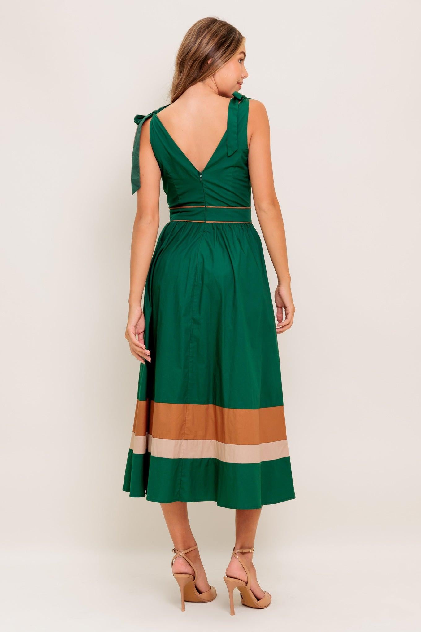 FOREST CHARM WOVEN COLOR BLOCKED MIDI DRESS.
