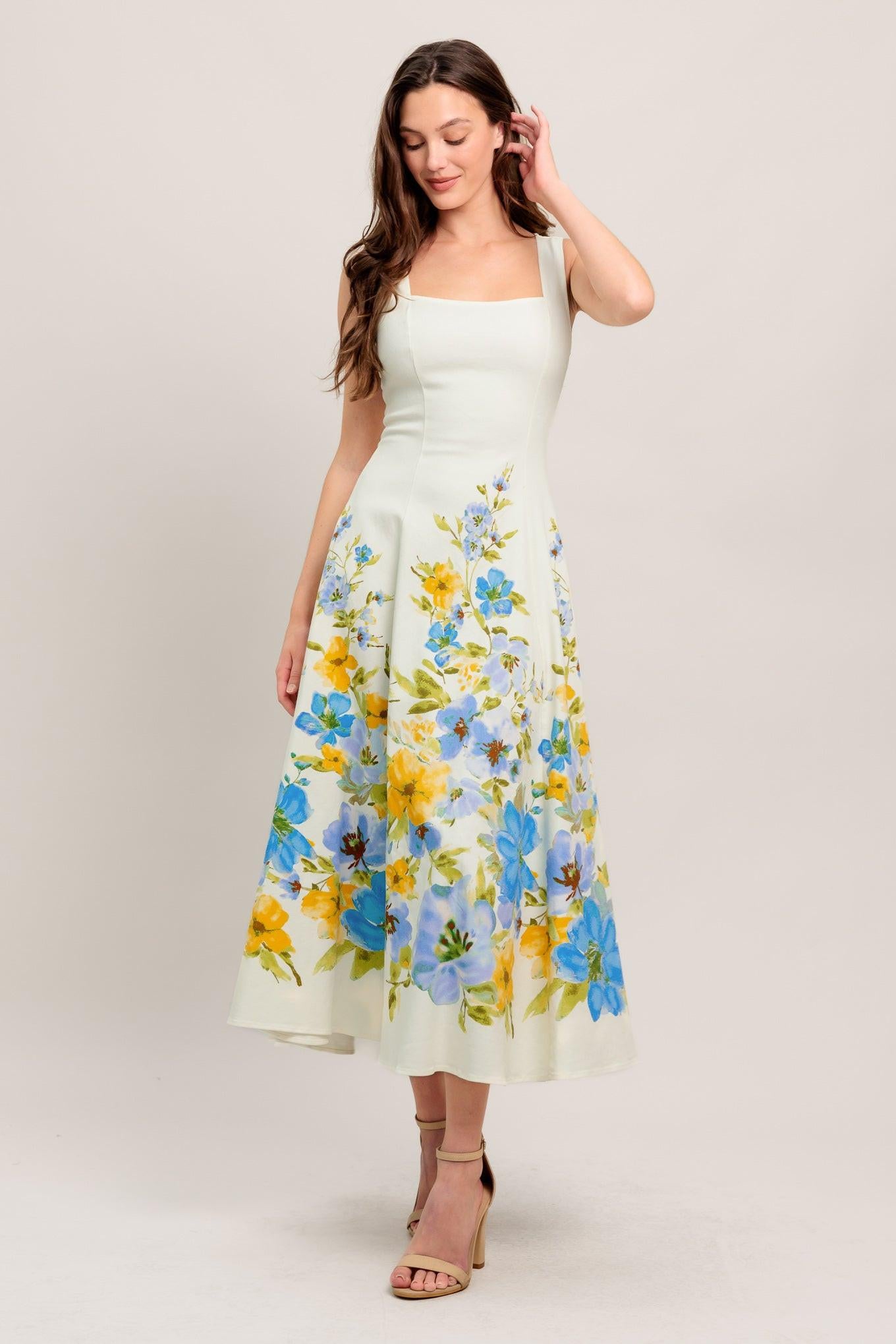 A printed woven midi dress featuring square neckline, sleeveless, circle skirt and back zipper closure
Details:
Self : 97% Cotton 3% Spandex
Size & Fit
- Model is 5`8" And Wearing Size Small
- Measurements Taken From Size Small
- Approx. Length: 50" FLYING TOMATO