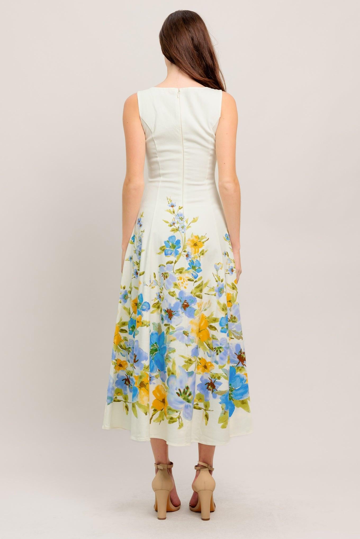 A printed woven midi dress featuring square neckline, sleeveless, circle skirt and back zipper closure
Details:
Self : 97% Cotton 3% Spandex
Size & Fit
- Model is 5`8" And Wearing Size Small
- Measurements Taken From Size Small
- Approx. Length: 50" FLYING TOMATO
