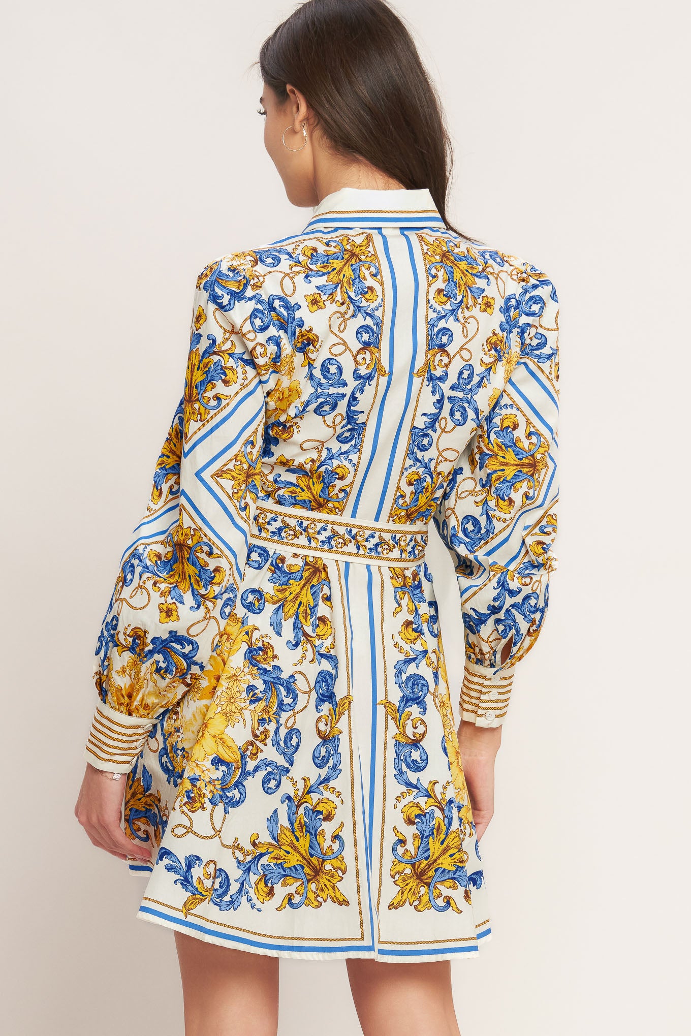 A printed woven mini dress featuring collar, long sleeve with cuff, front button down, self sash tie and circle skirt
Details:
Self : 100% Cotton
Size & Fit
- Model is 5`8" And Wearing Size Small
- Measurements Taken From Size Small
- Approx. Length: 37" FLYING TOMATO