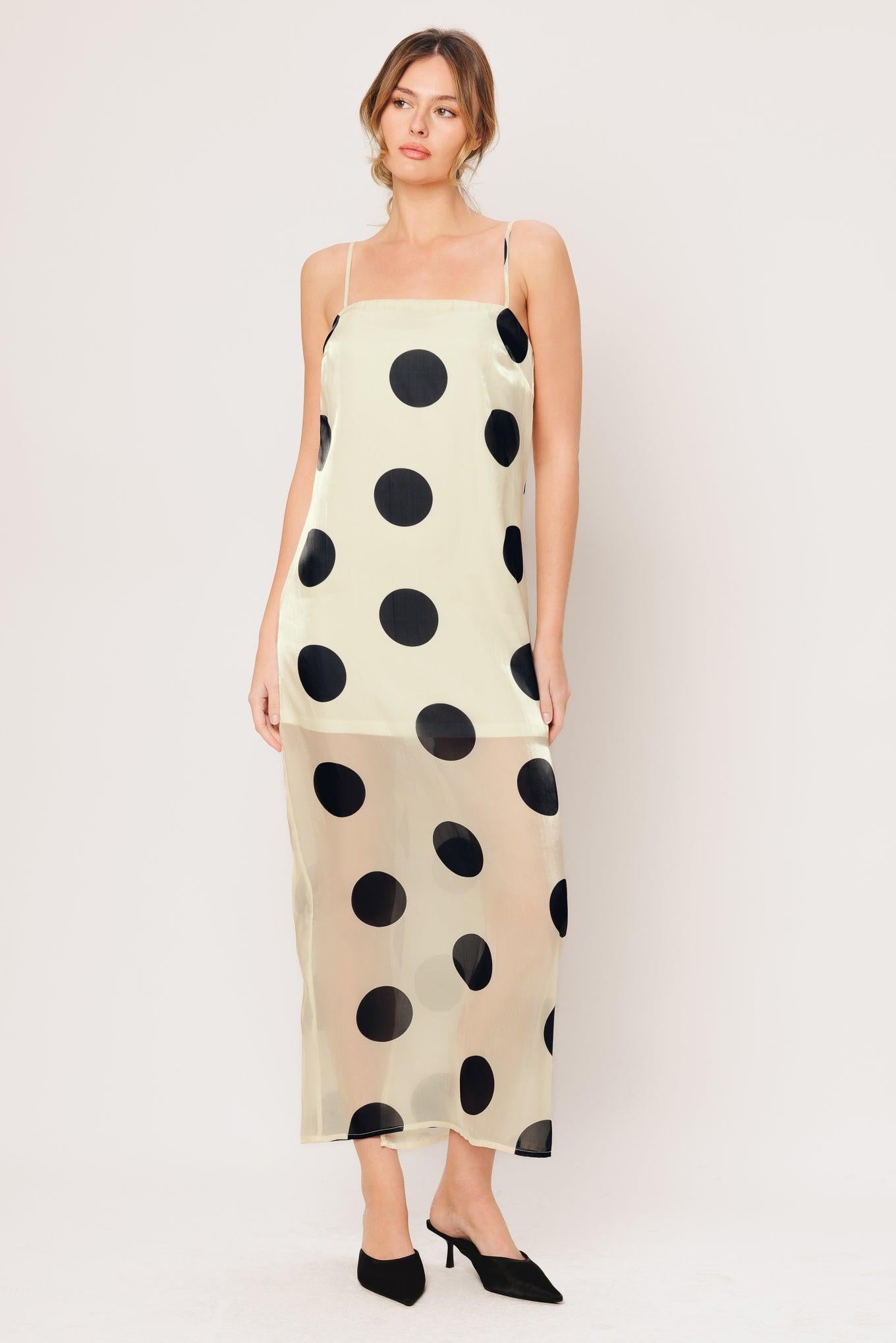 Details:
Self: 100% Polyester
Lining: 100% Polyester
Size & Fit
-Model is 5`8" And Wearing Size Small
-Measurements Taken From Size Small
-Approx. Length: 55"