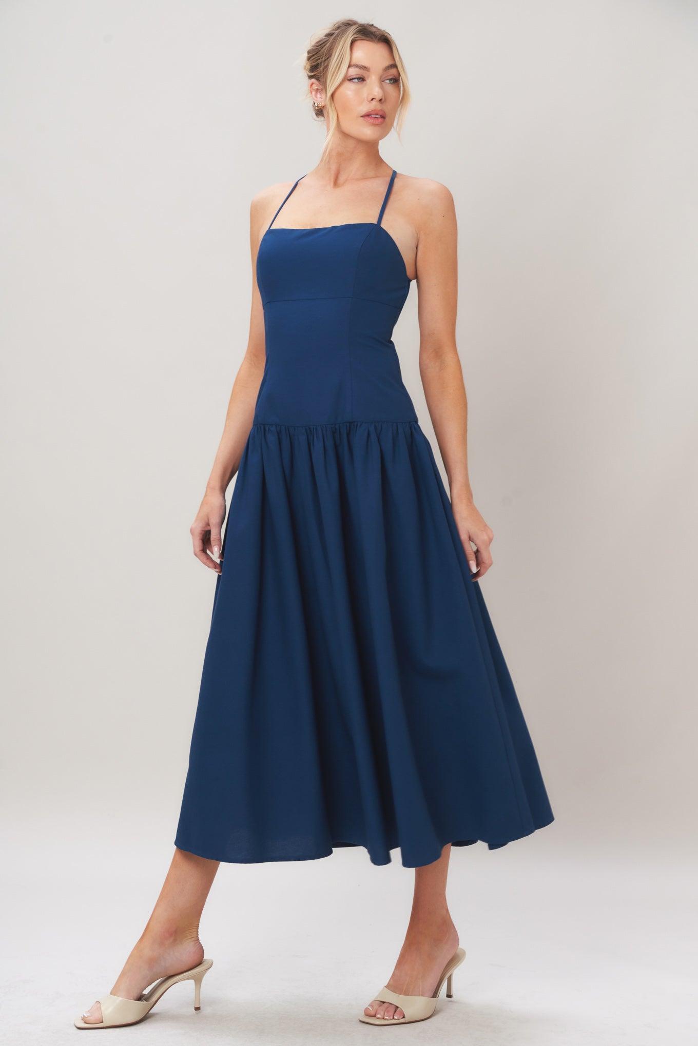 REFINED FLOW WOVEN MIDI DRESS.