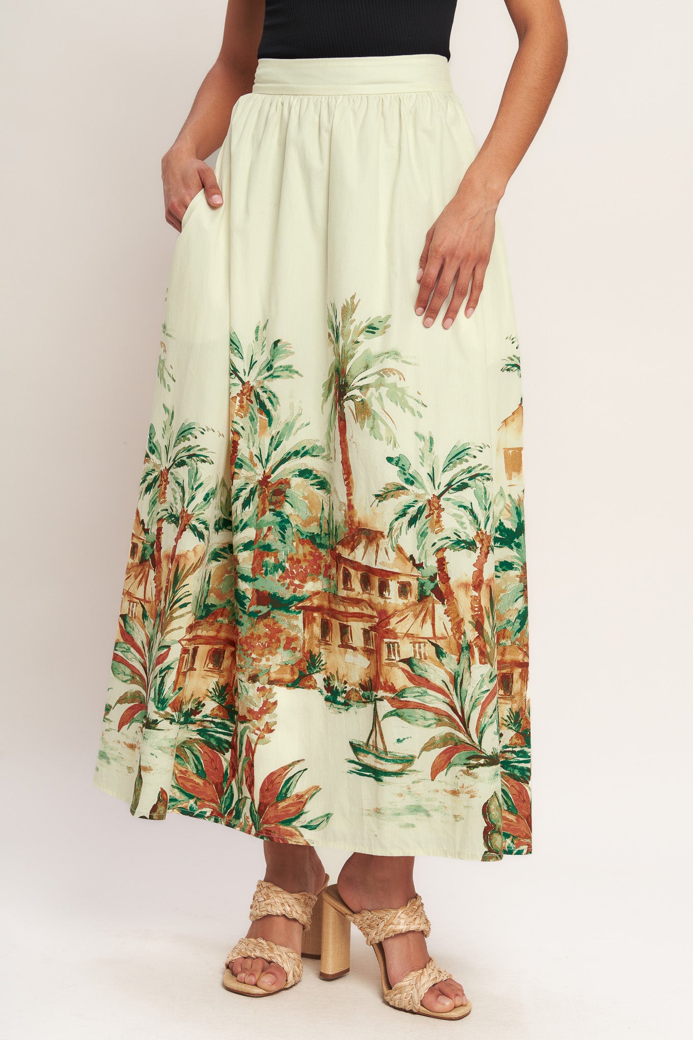 A printed woven midi full skirt with back zipper closure. Matching top IT13962B
Details:
Self : 100% Cotton
Size & Fit
- Model is 5`8" And Wearing Size Small
- Measurements Taken From Size Small
- Approx. Length: 40" FLYING TOMATO