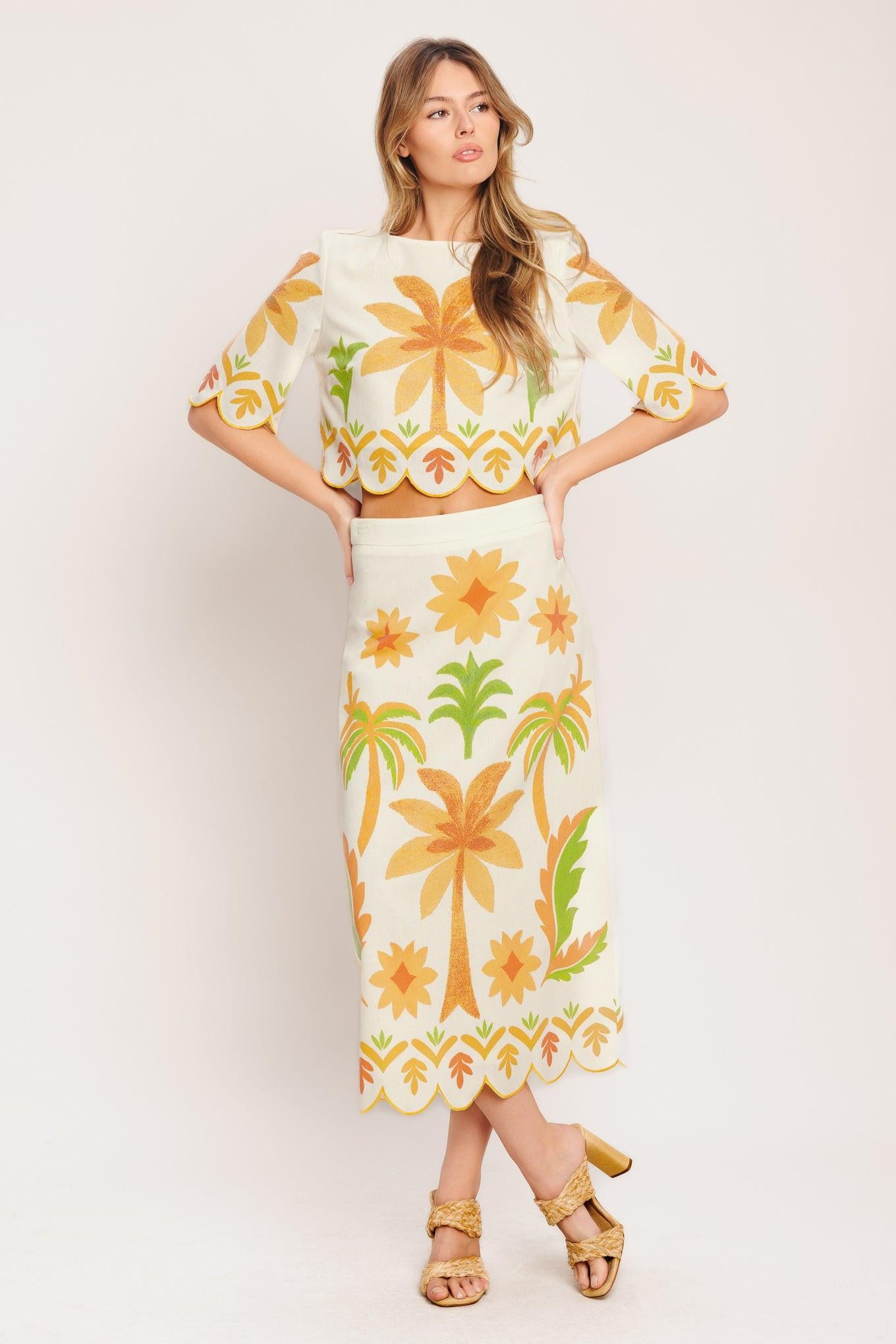 A printed woven straight midi skirt featuring scalloped hemline and side zipper closure. Matching top IT14008B
Details:
Self: 50% Cotton 20% Rayon 20% Polyester 10% Linen
Lining : 100% Polyester
Size & Fit
-Model is 5`8" And Wearing Size Small
-Measurements Taken From Size Small
-Approx. Length: 34"