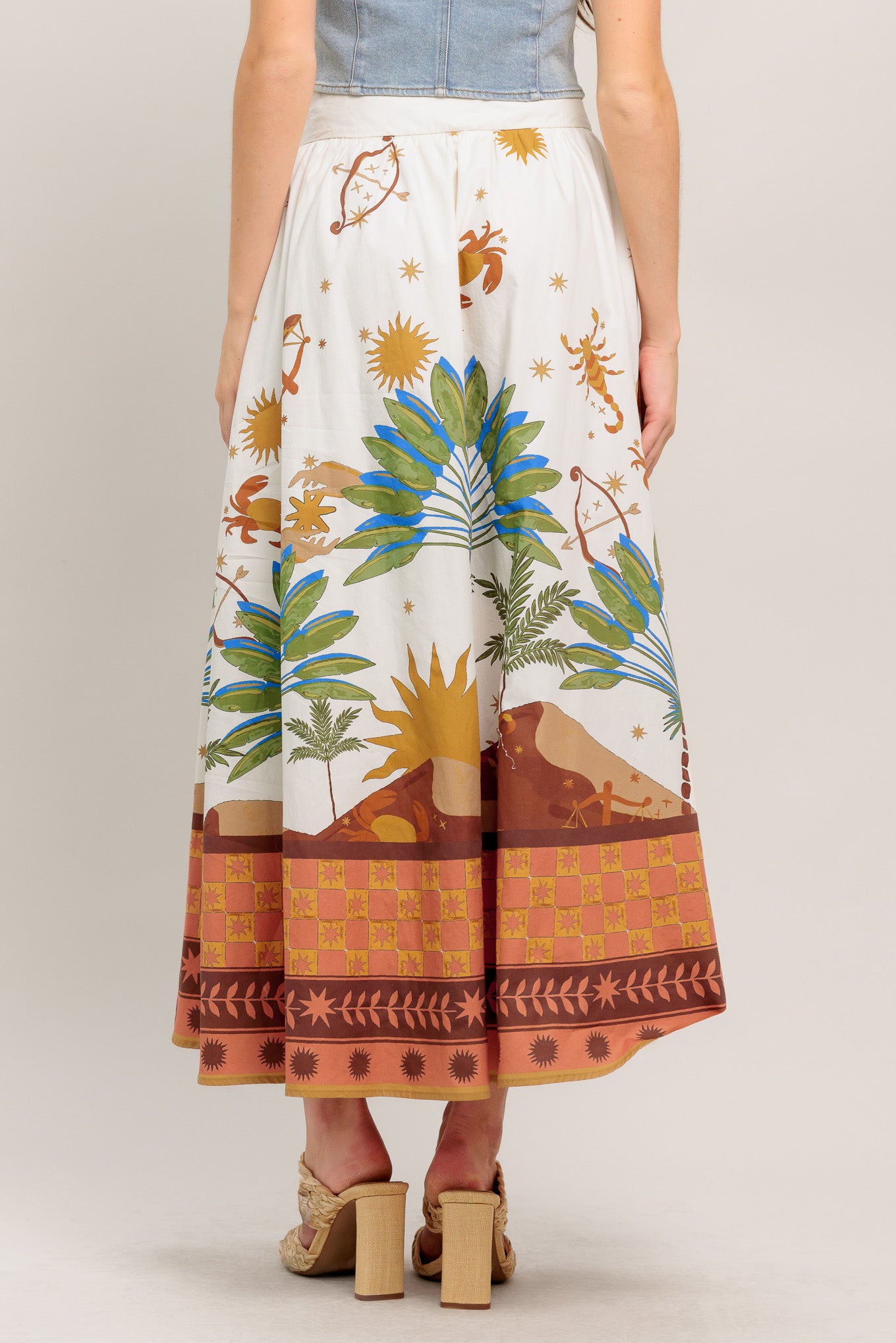 A printed woven full midi skirt with side zipper closure. Matching top IT14024
Details:
Self : 100% Cotton
Size & Fit
- Model is 5`8" And Wearing Size Small
- Measurements Taken From Size Small
- Approx. Length: 36" Flying Tomato