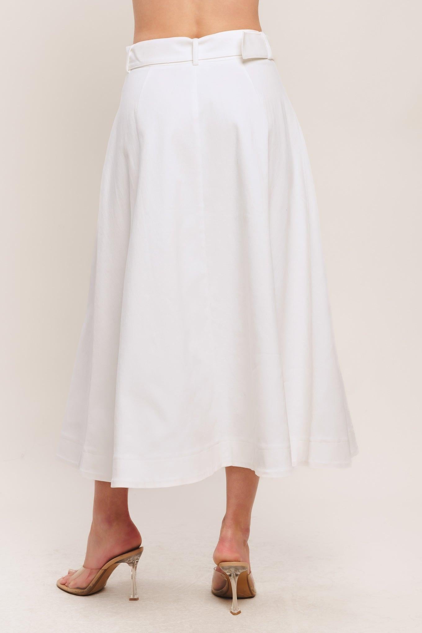 A solid woven midi skirt featuring self belt, front button down and pockets. Matching top IT14089B
Details:
Self: 97% Cotton 3% Spandex
Size & Fit
-Model is 5`8" And Wearing Size Small
-Measurements Taken From Size Small
-Approx. Length: 34"