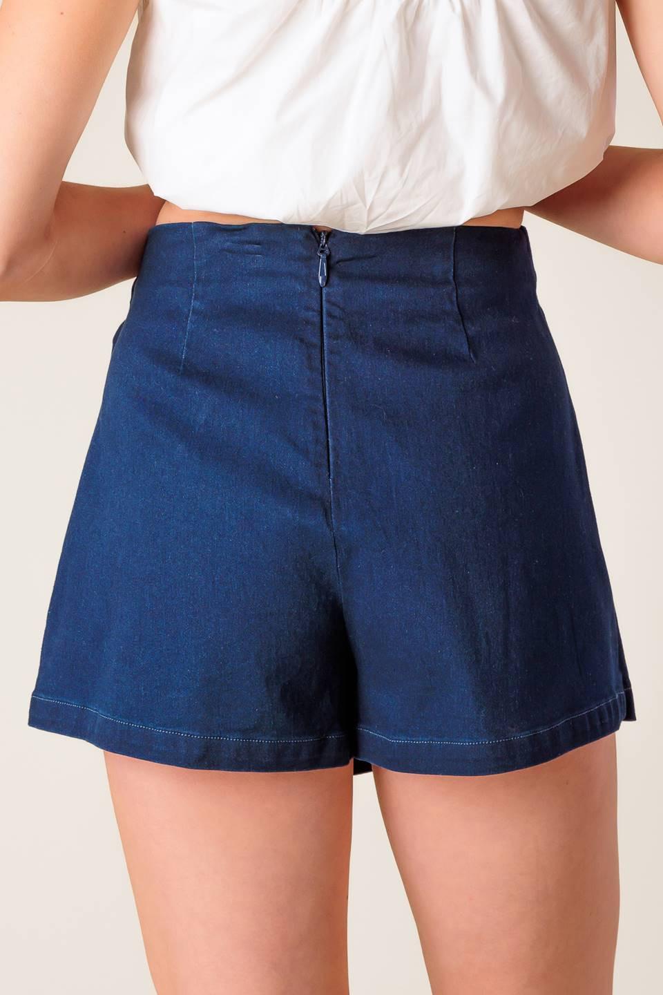 TAKING TIME OFF DENIM WOVEN SKORT.