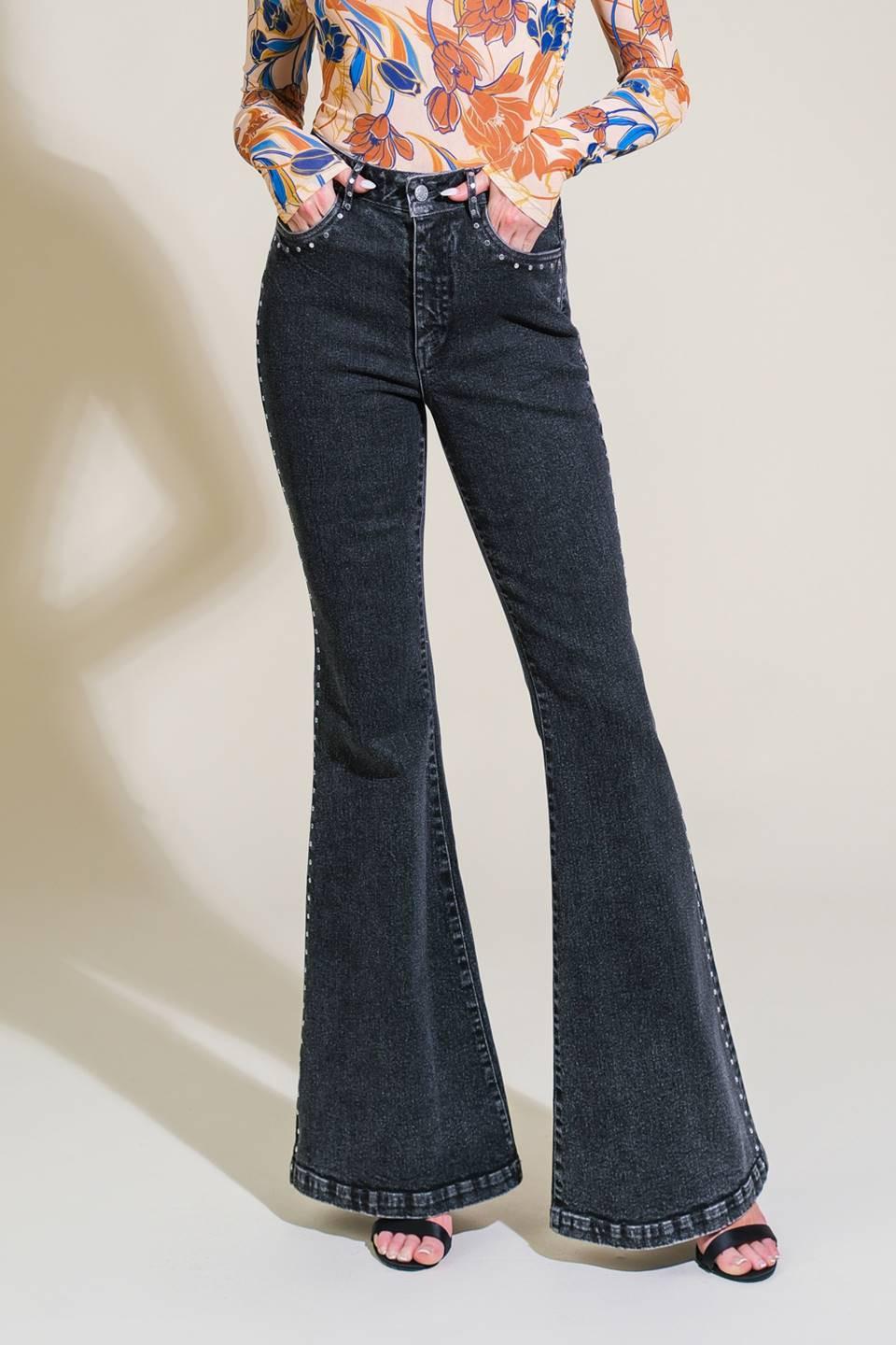 EFFORTLESS ENSEMBLE DENIM PANTS.