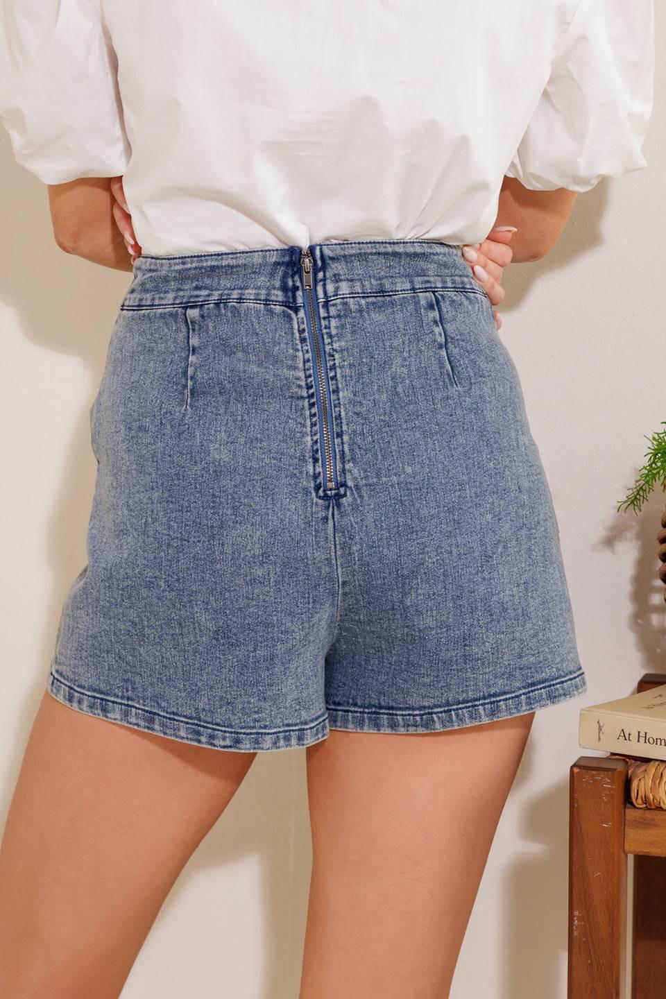 DISTANT SUN DENIM SKORT.