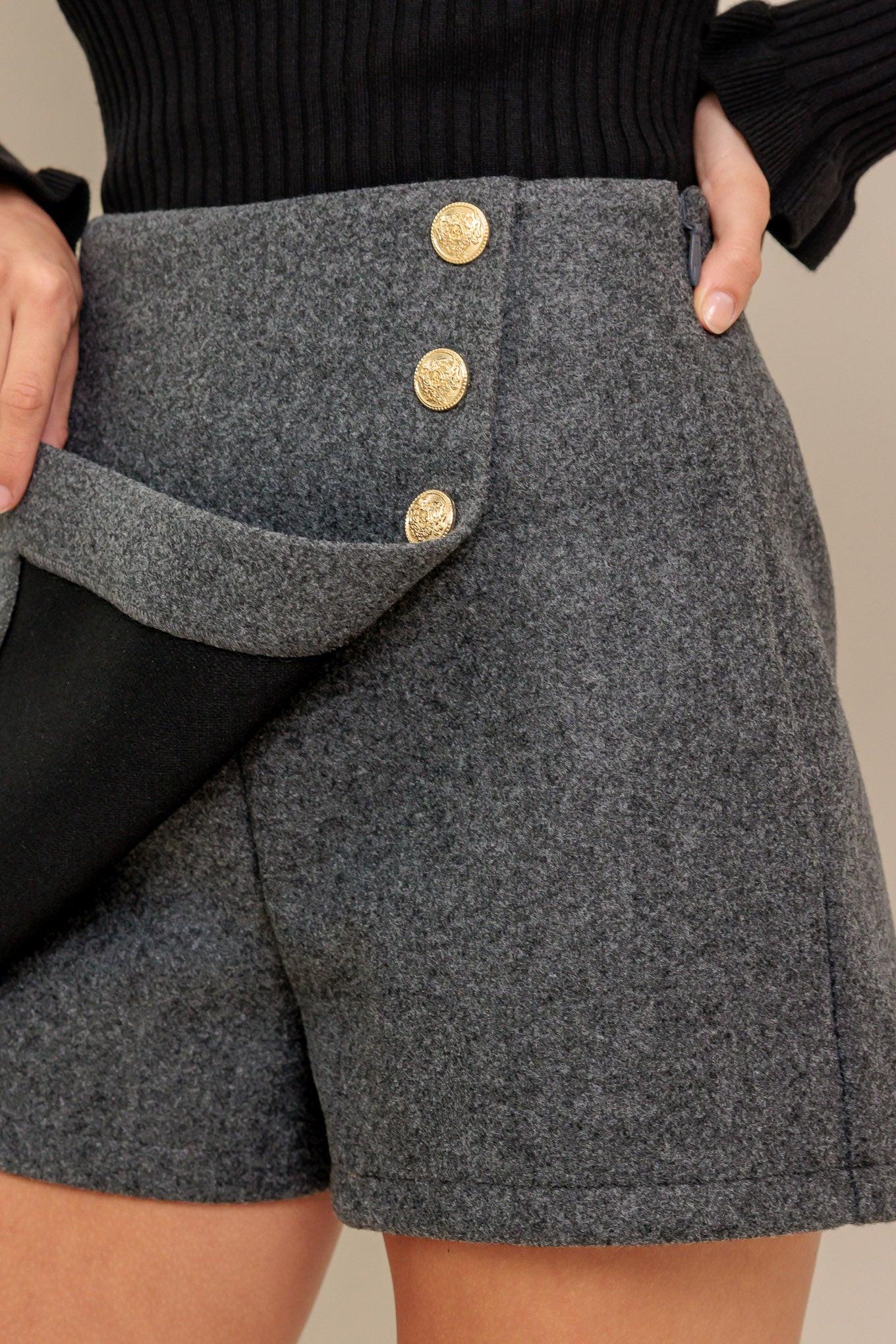 PARIS STRUCTURE WOVEN SKORT.