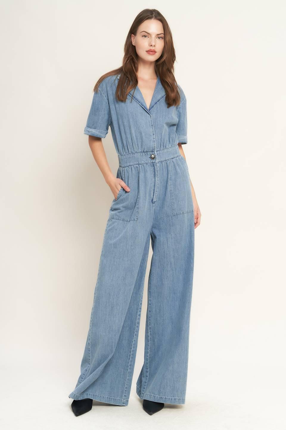 QUIET LUXURY LIGHTWEIGHT DENIM JUMPSUIT.