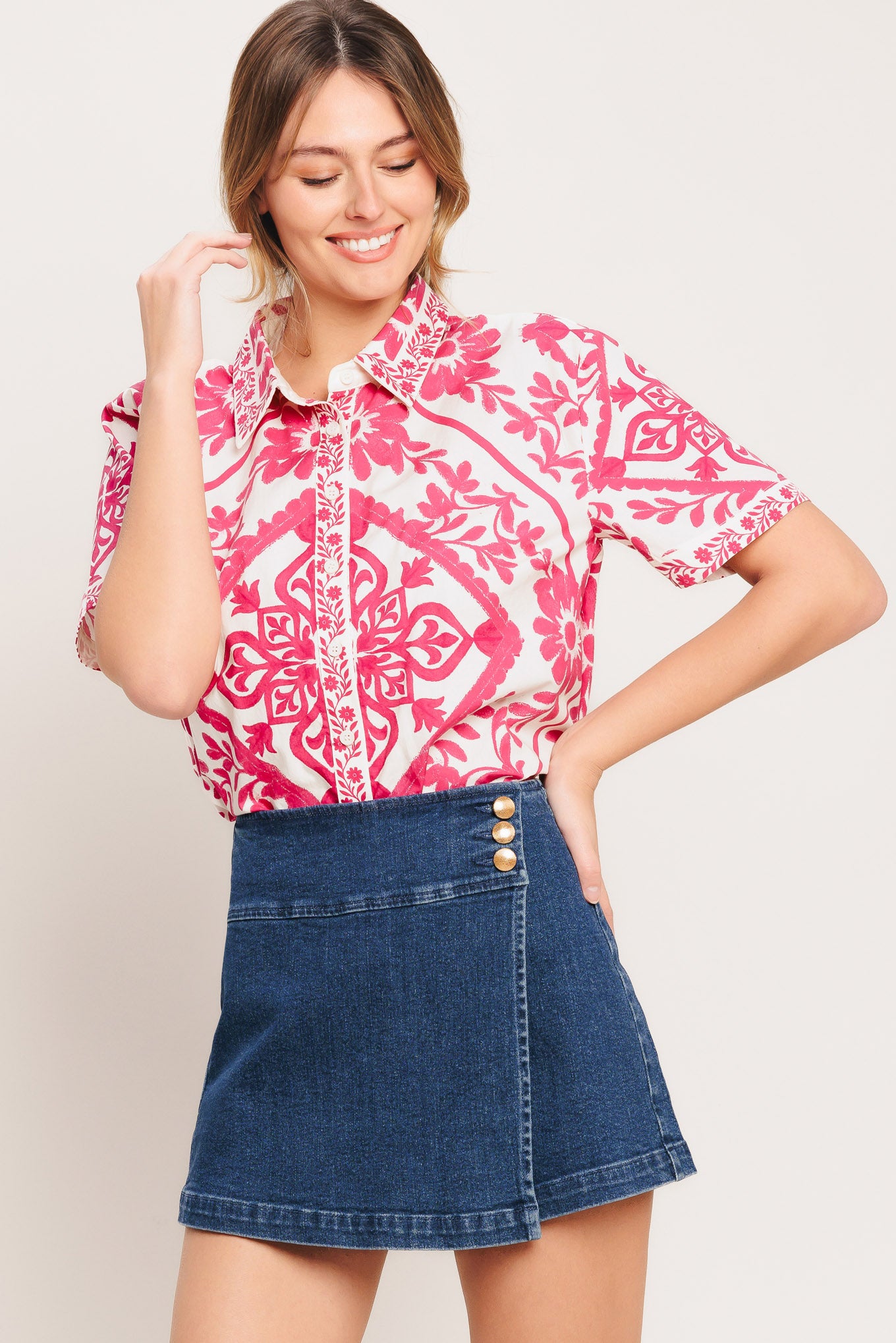 Details:
Self: 85% Cotton 5% Polyester 8% Viscose 2% Spandex
Size & Fit
-Model is 5`8" And Wearing Size Small
-Measurements Taken From Size Small
-Approx. Length: 14"