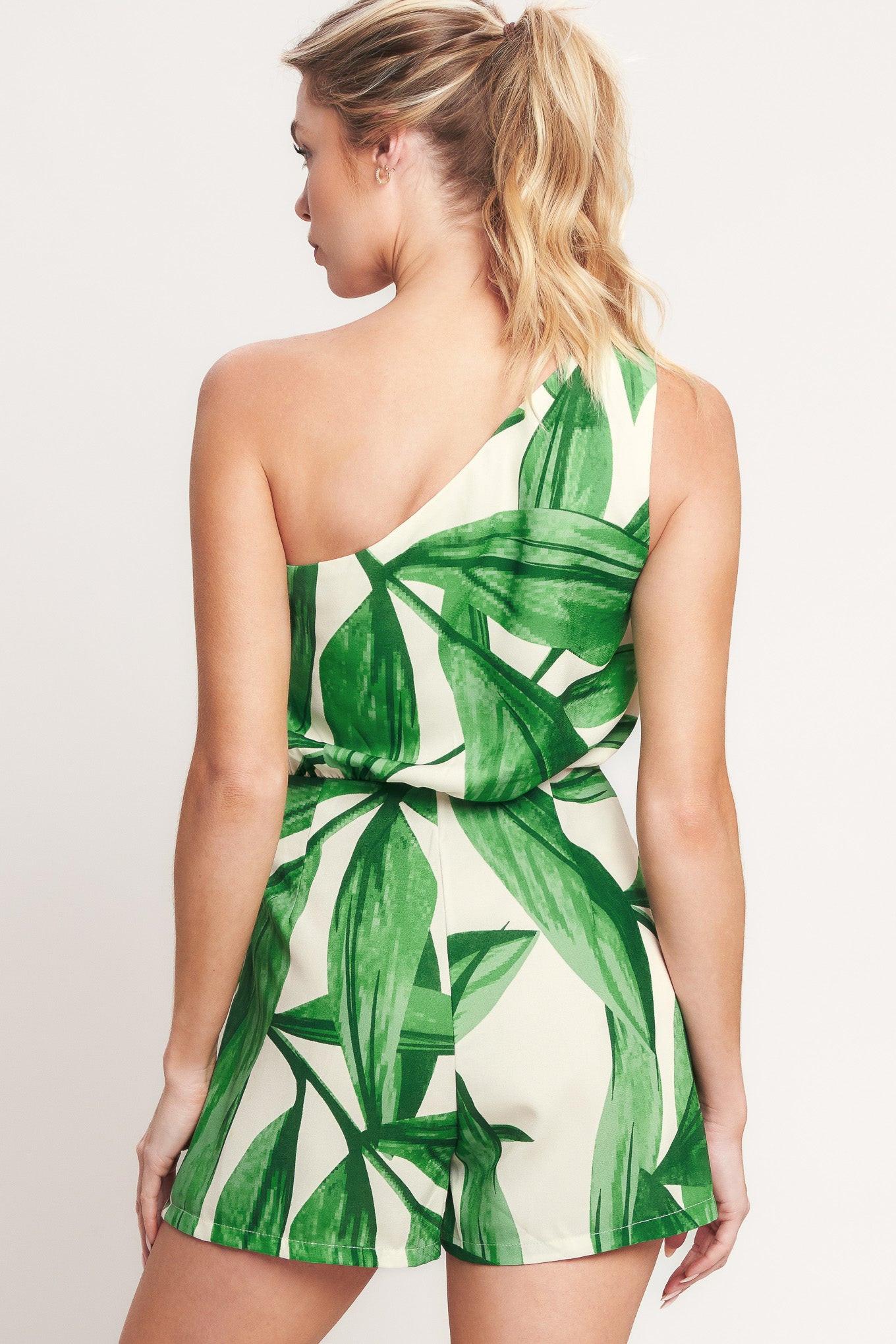 A printed woven skort romper featuring one shoulder, skort bottom with side tie and side zipper closure
Details:
Self : 100% Polyester
Lining : 100% Polyester
Size & Fit
- Model is 5`8" And Wearing Size Small
- Measurements Taken From Size Small
- Approx. Length: 31"