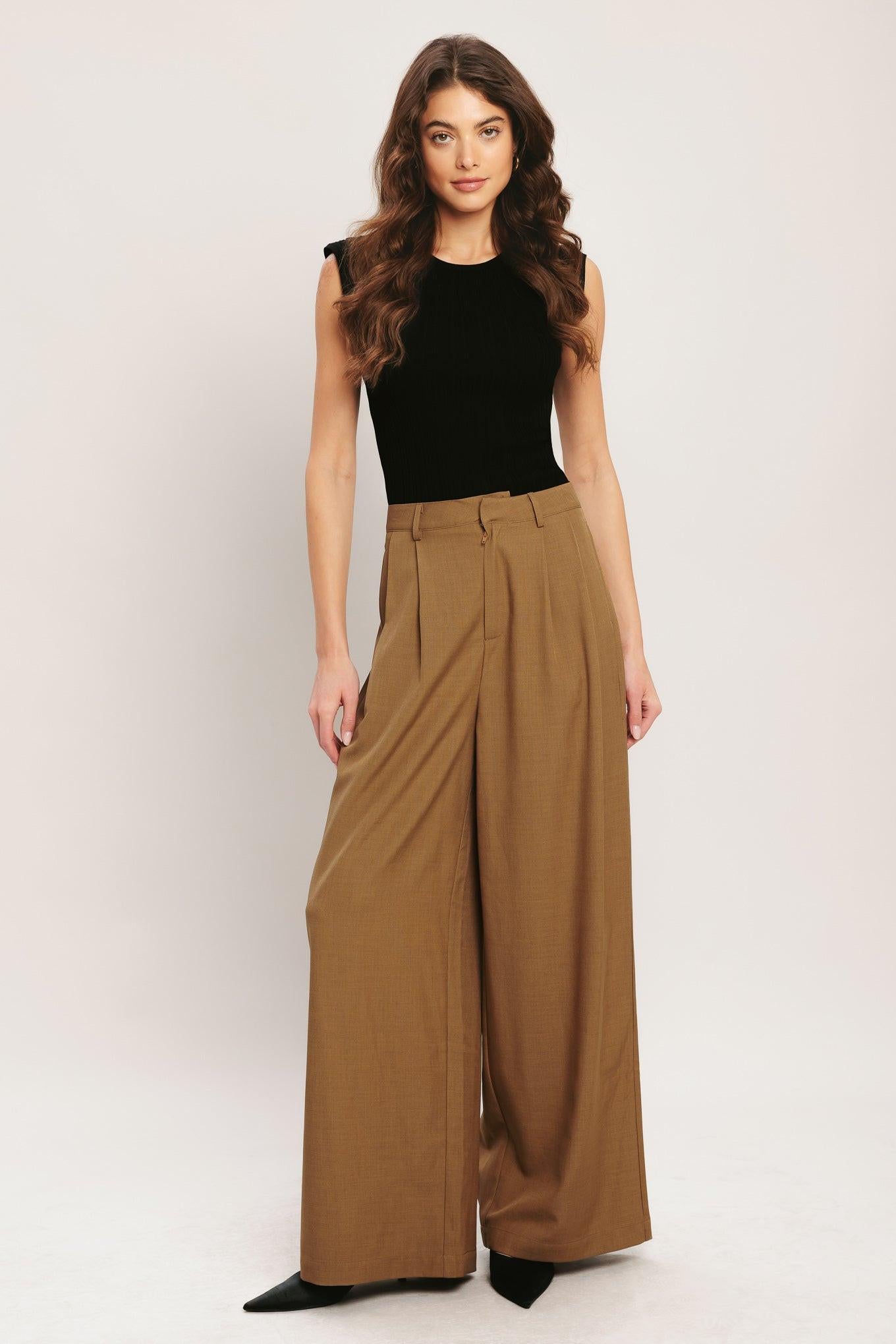 UMBER FLOW WOVEN WIDE LEG PANTS.