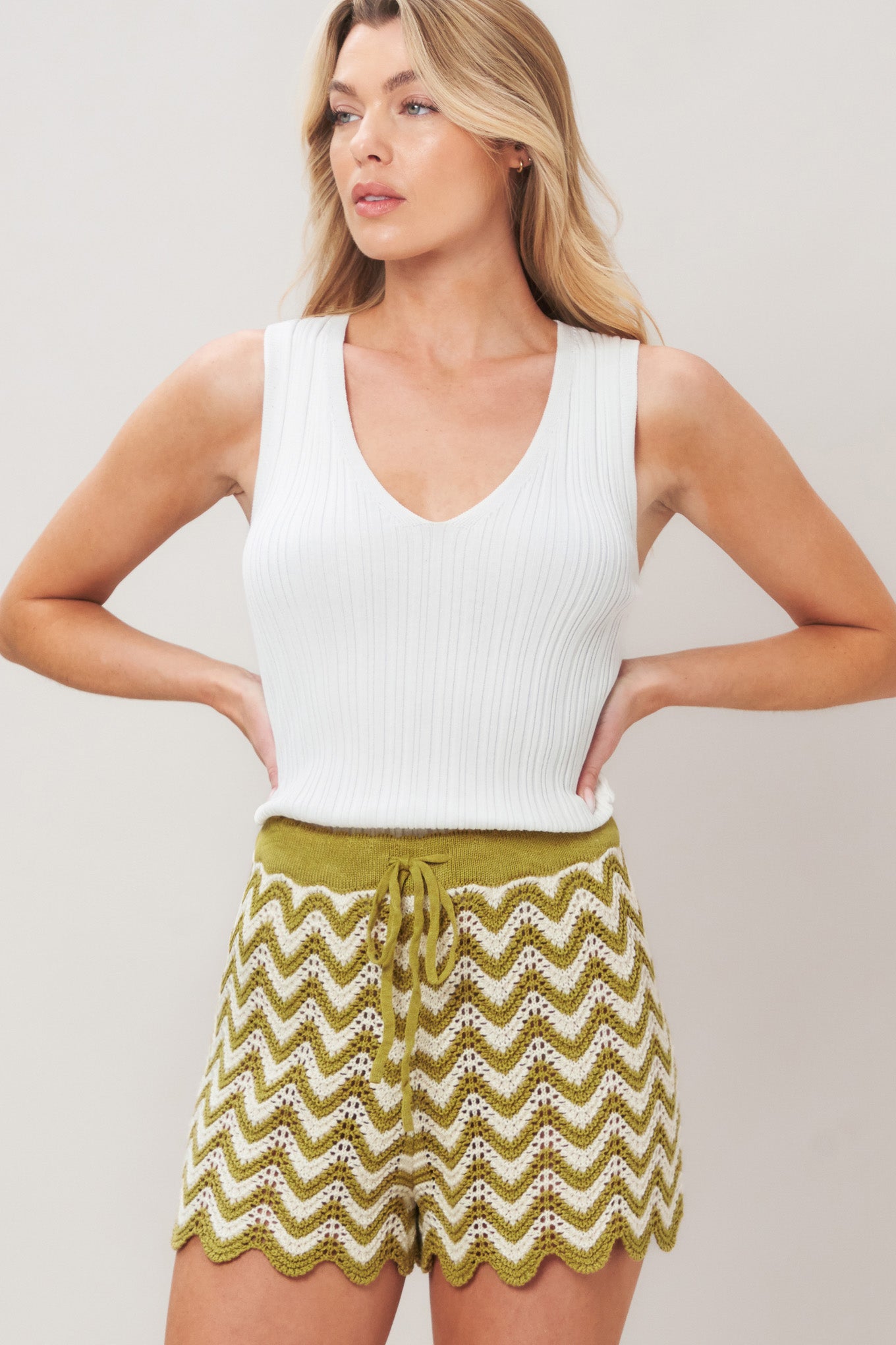 SUNSET STITCH CROCHET KNIT SHORTS.