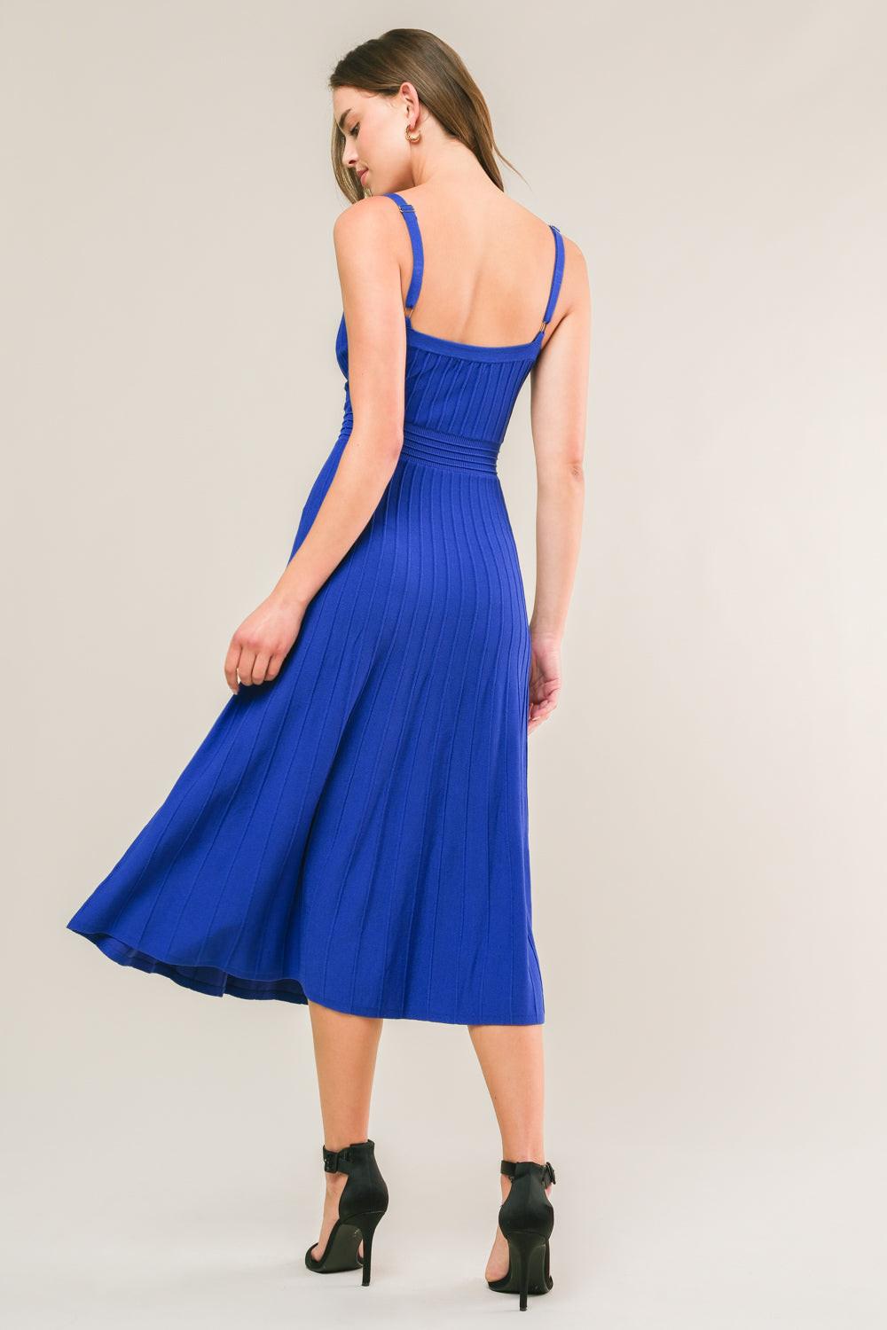 BREEZY WALKS KNIT MIDI DRESS.