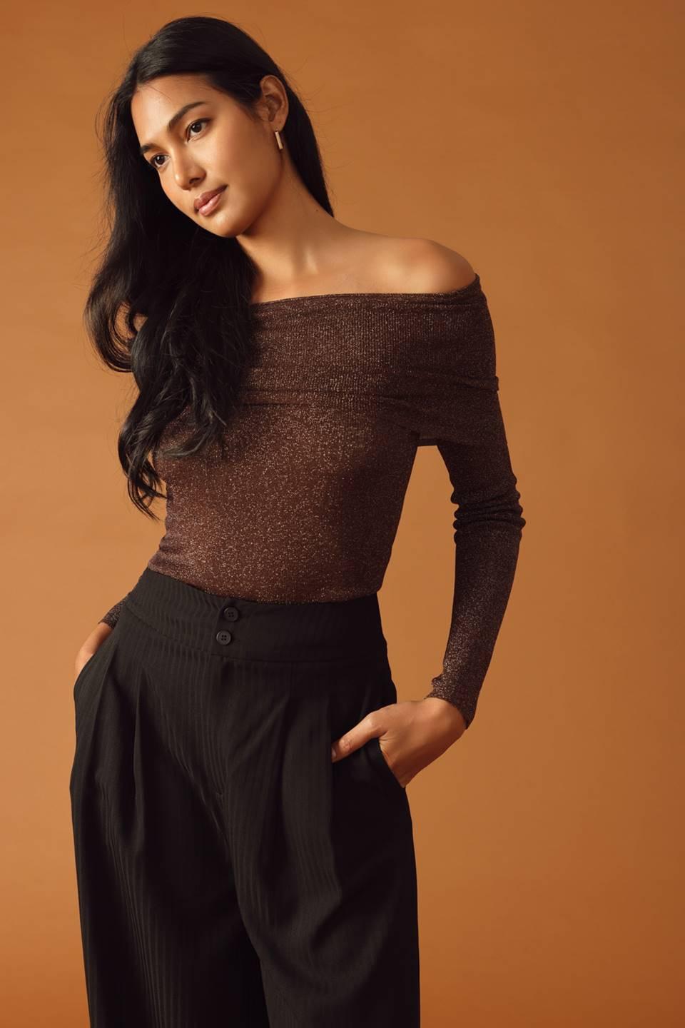 HONEY BEE SWEATER TOP.