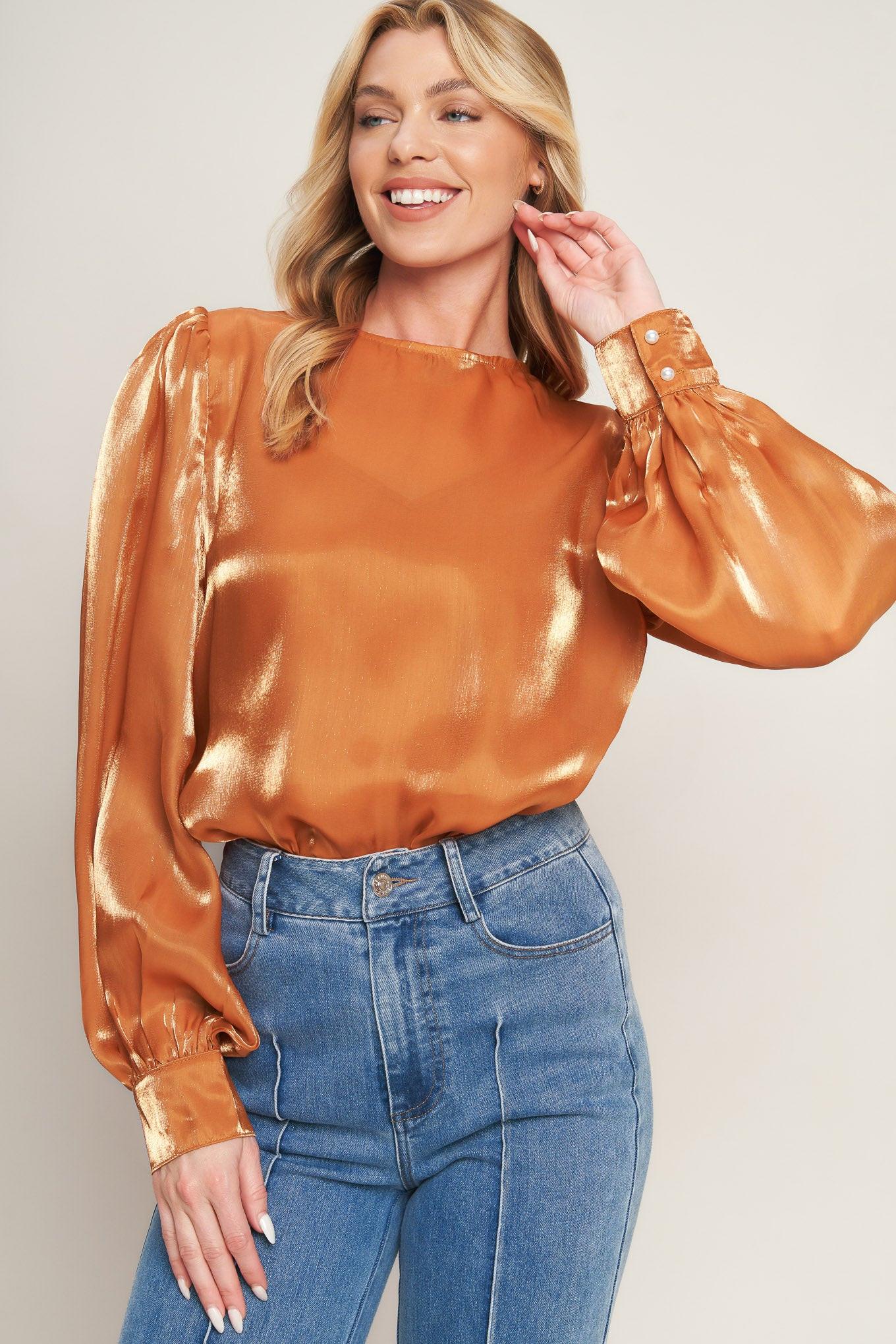 The OUTING LIGHT WOVEN TOP is perfect for everyday casual wear