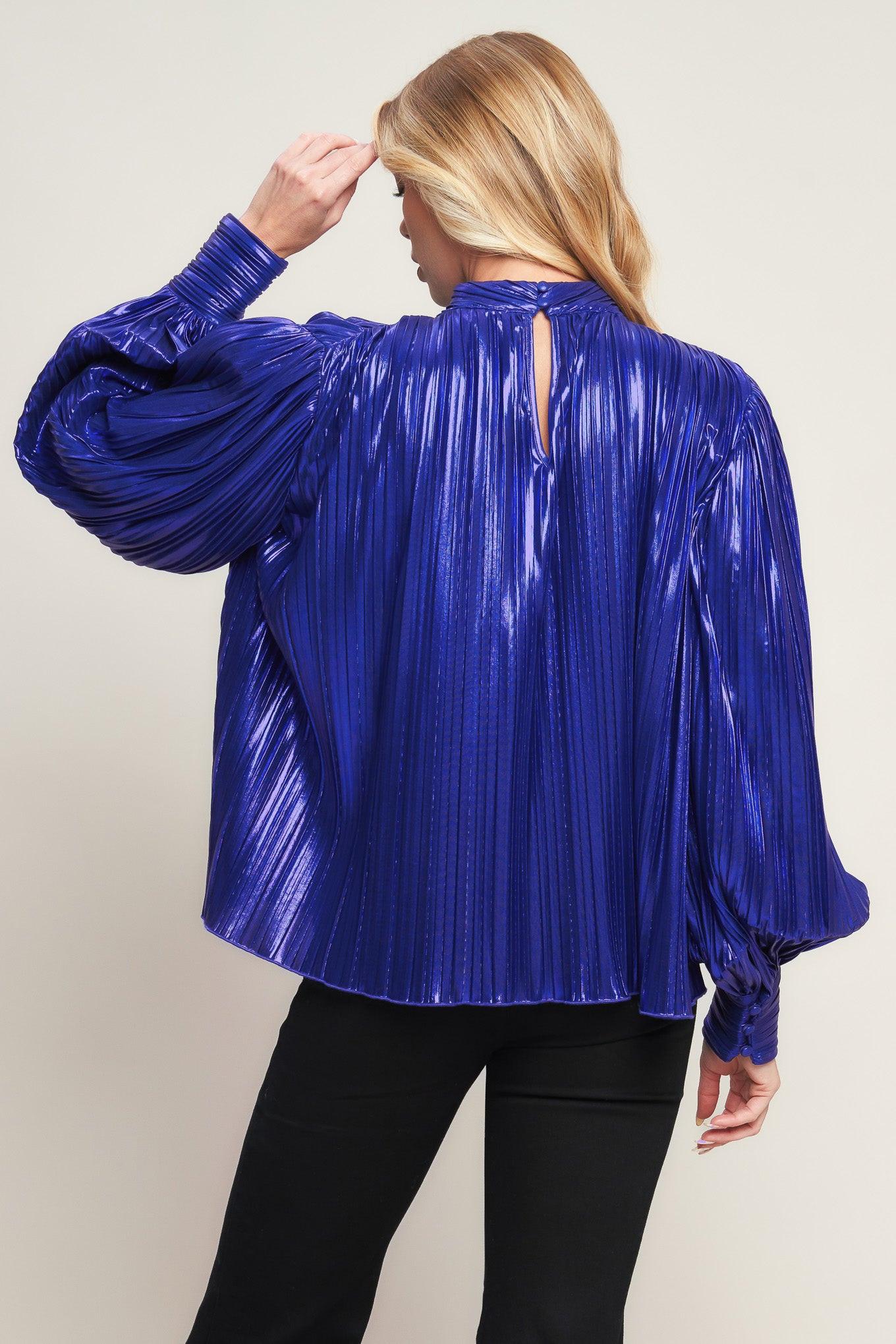 PRETTY COMPANION WOVEN FOILED TOP.