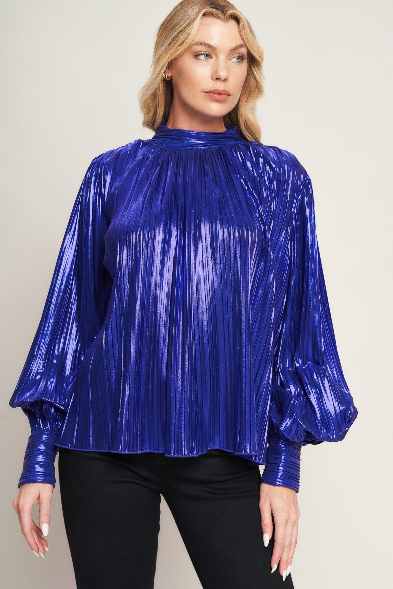 PRETTY COMPANION WOVEN FOILED TOP.