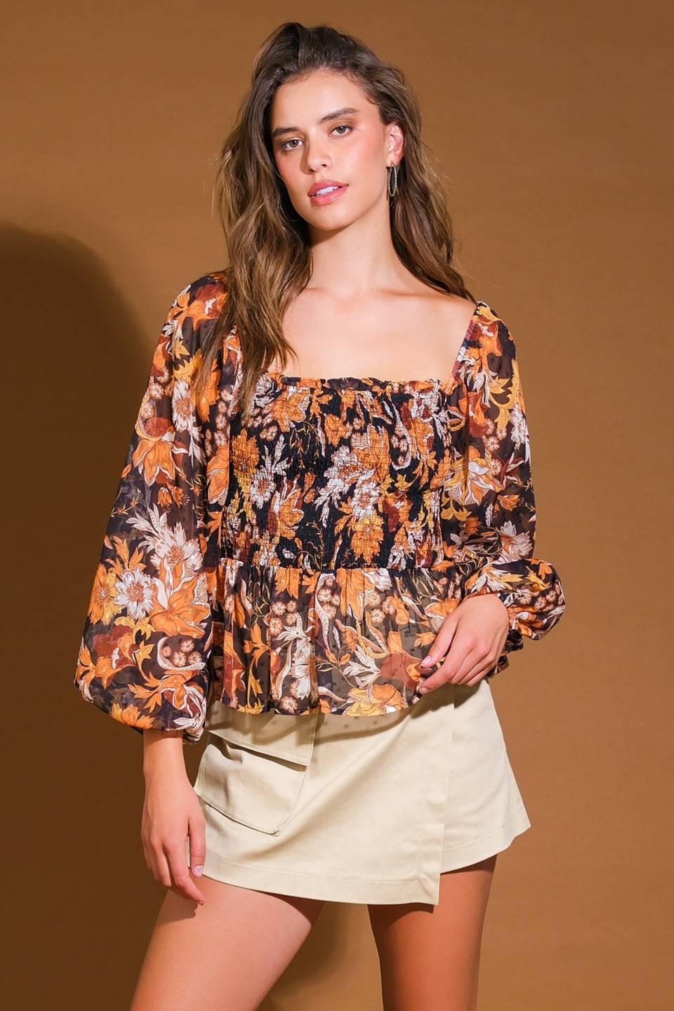 BEAMING PERFECTION WOVEN TOP.