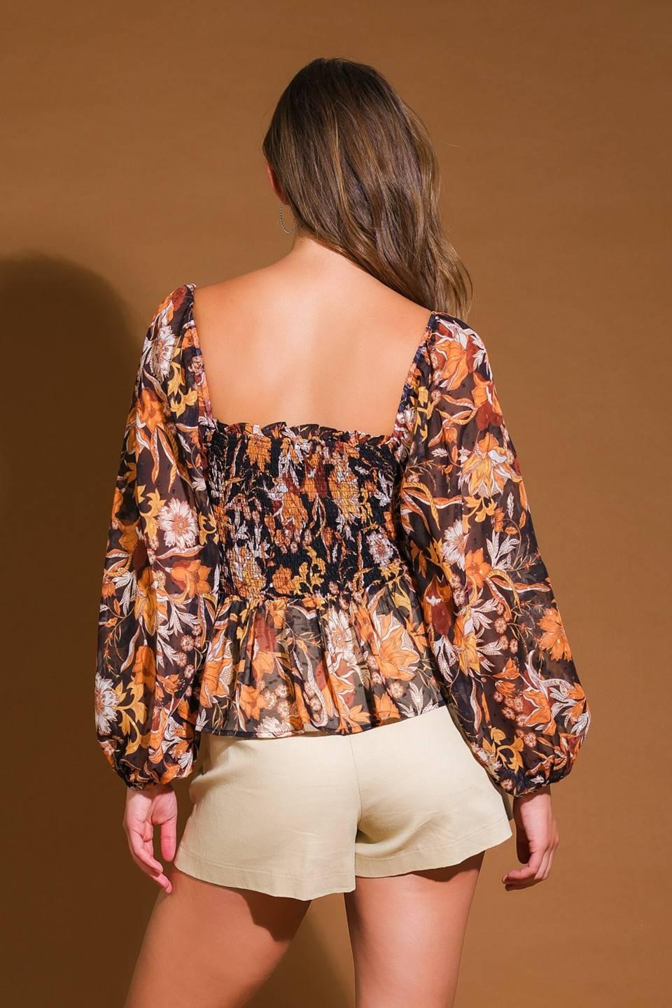 BEAMING PERFECTION WOVEN TOP.