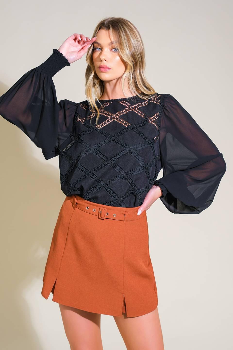 WEEKEND WANDERER WOVEN TOP.