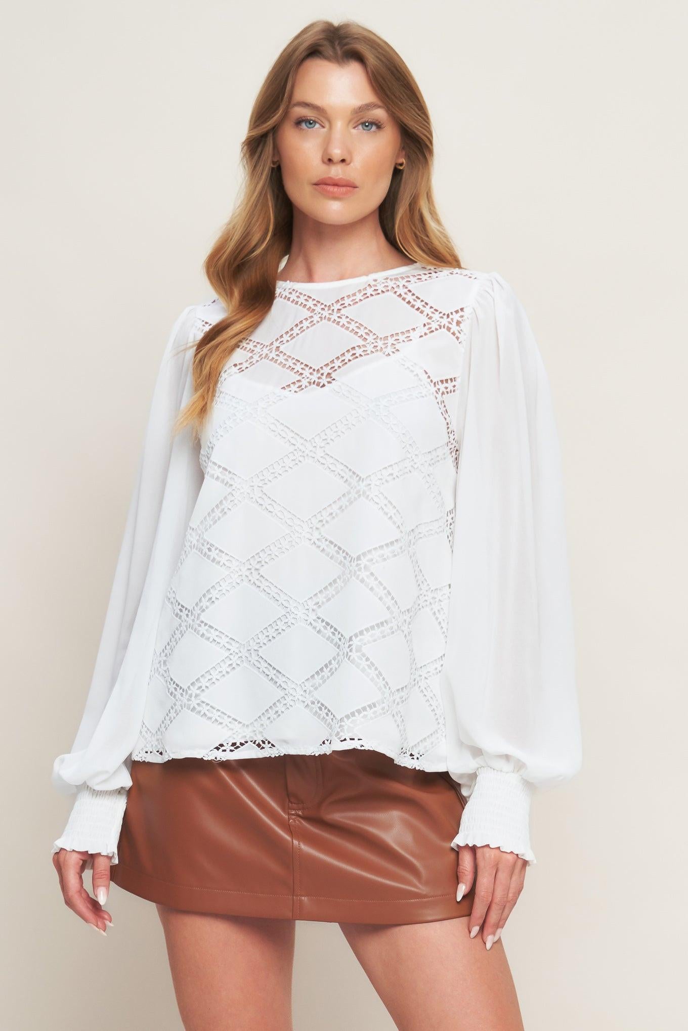 WEEKEND WANDERER WOVEN TOP.