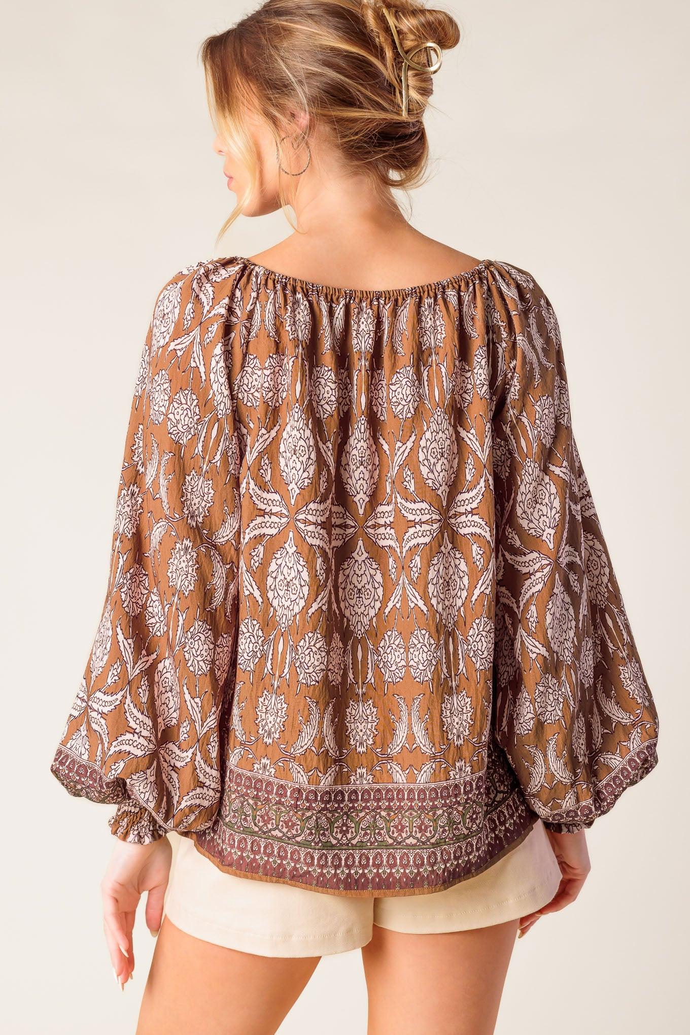 BE ALRIGHT WOVEN TOP.