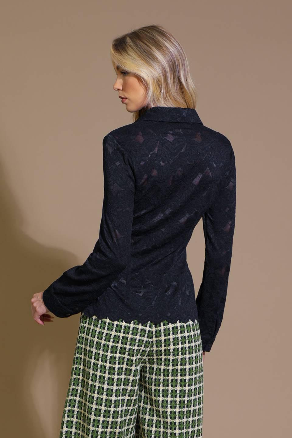 LOVELY PERSPECTIVE LACE TOP.