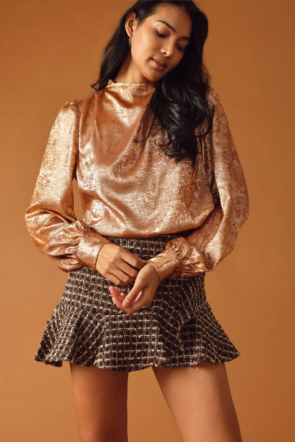SWEET SENTIMENTS WOVEN TOP.