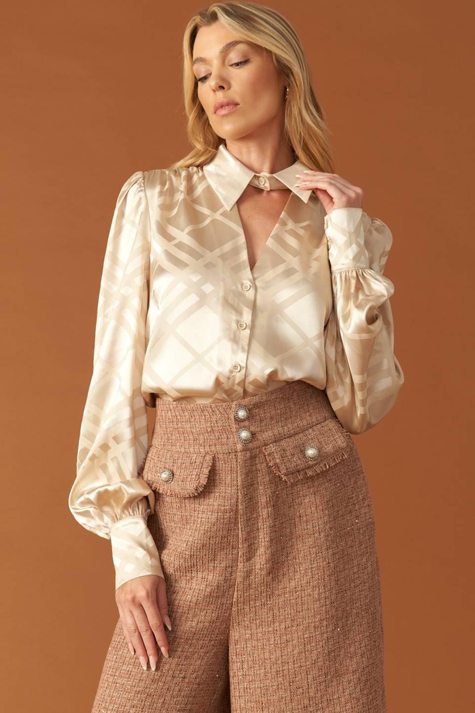 THE ART OF BALANCE WOVEN SATIN TOP.