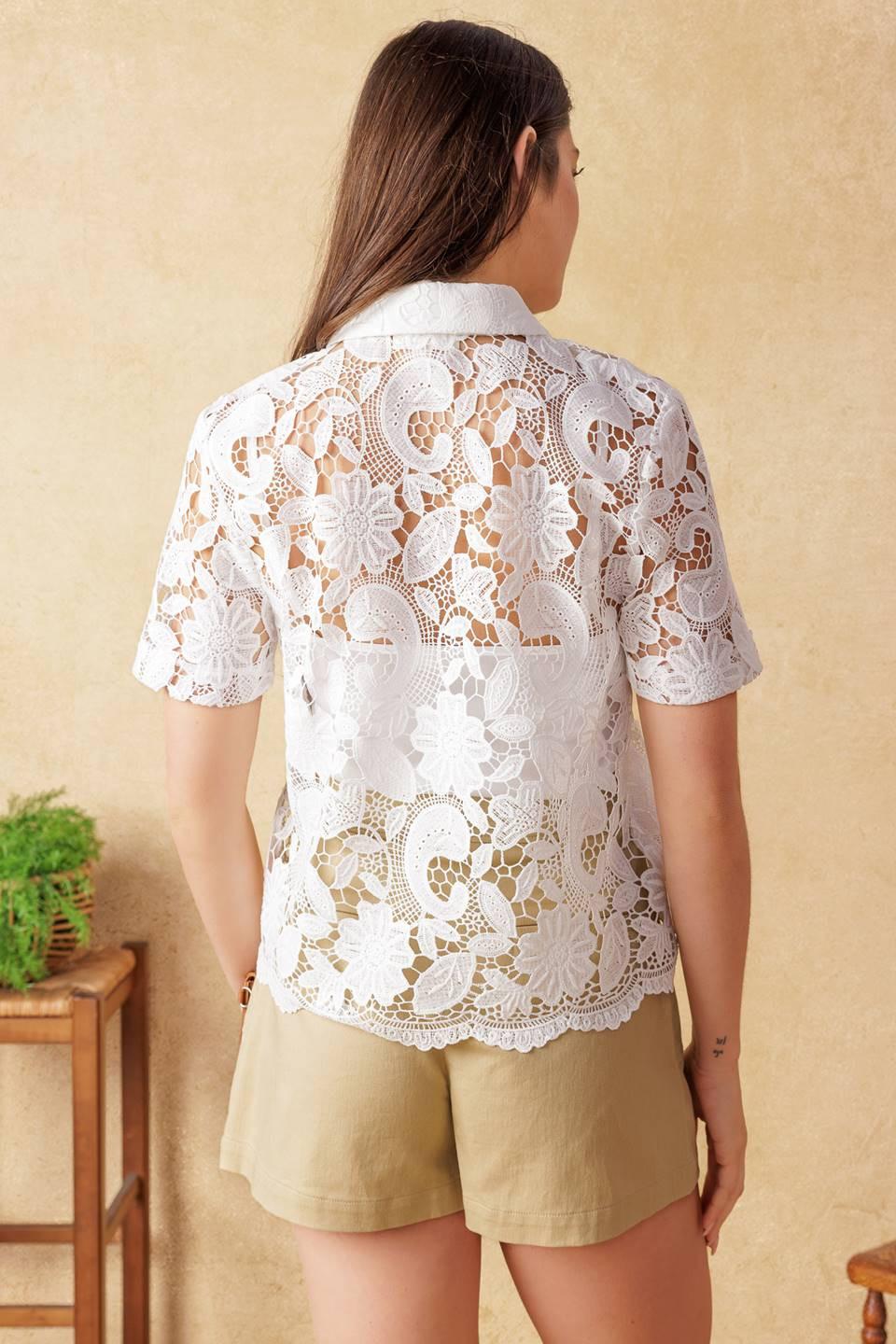 LIMITLESS TIME WOVEN TOP.