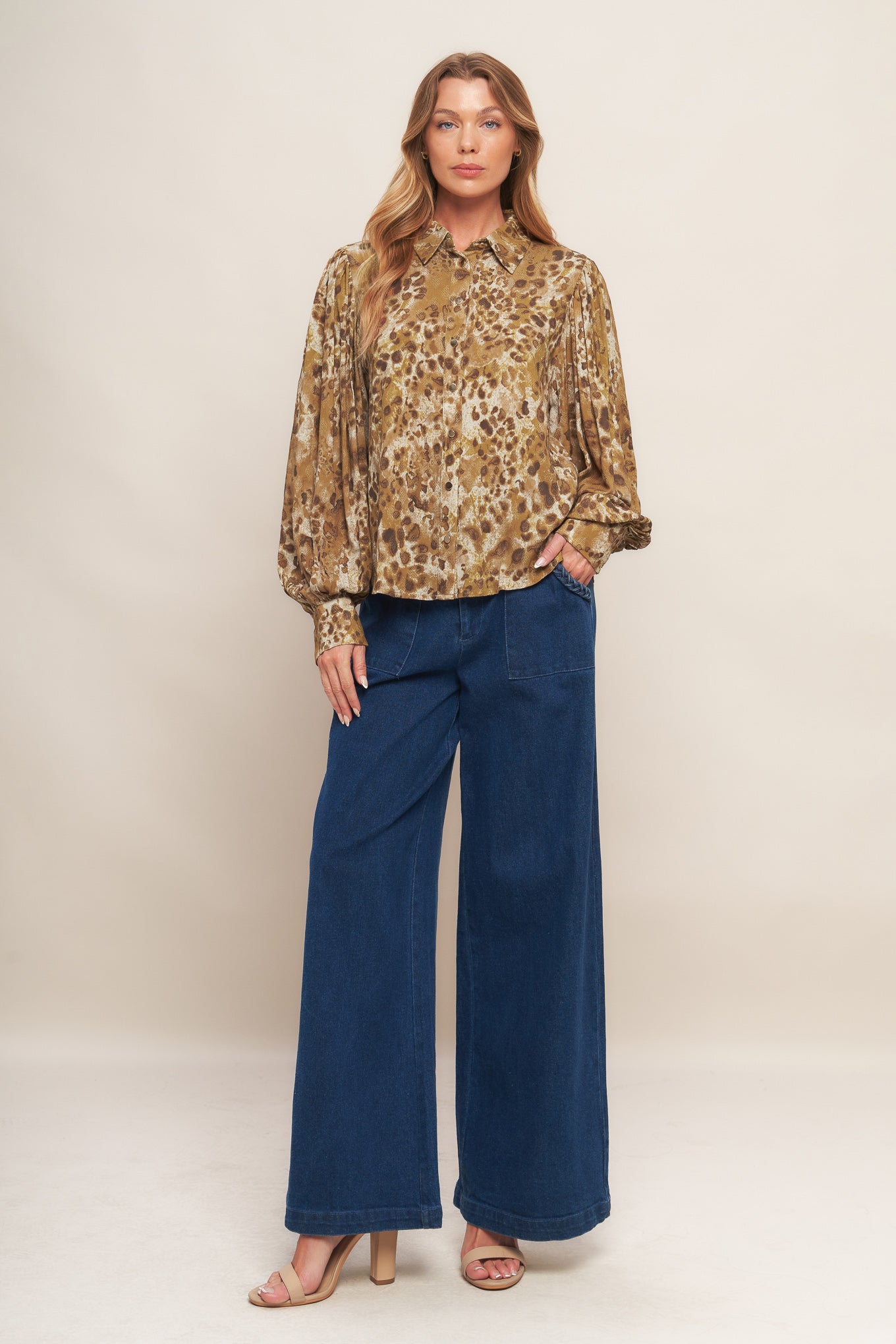 トップス TOMATO WILD LUXE TAUPE WOVEN TOP l Flying Tomato