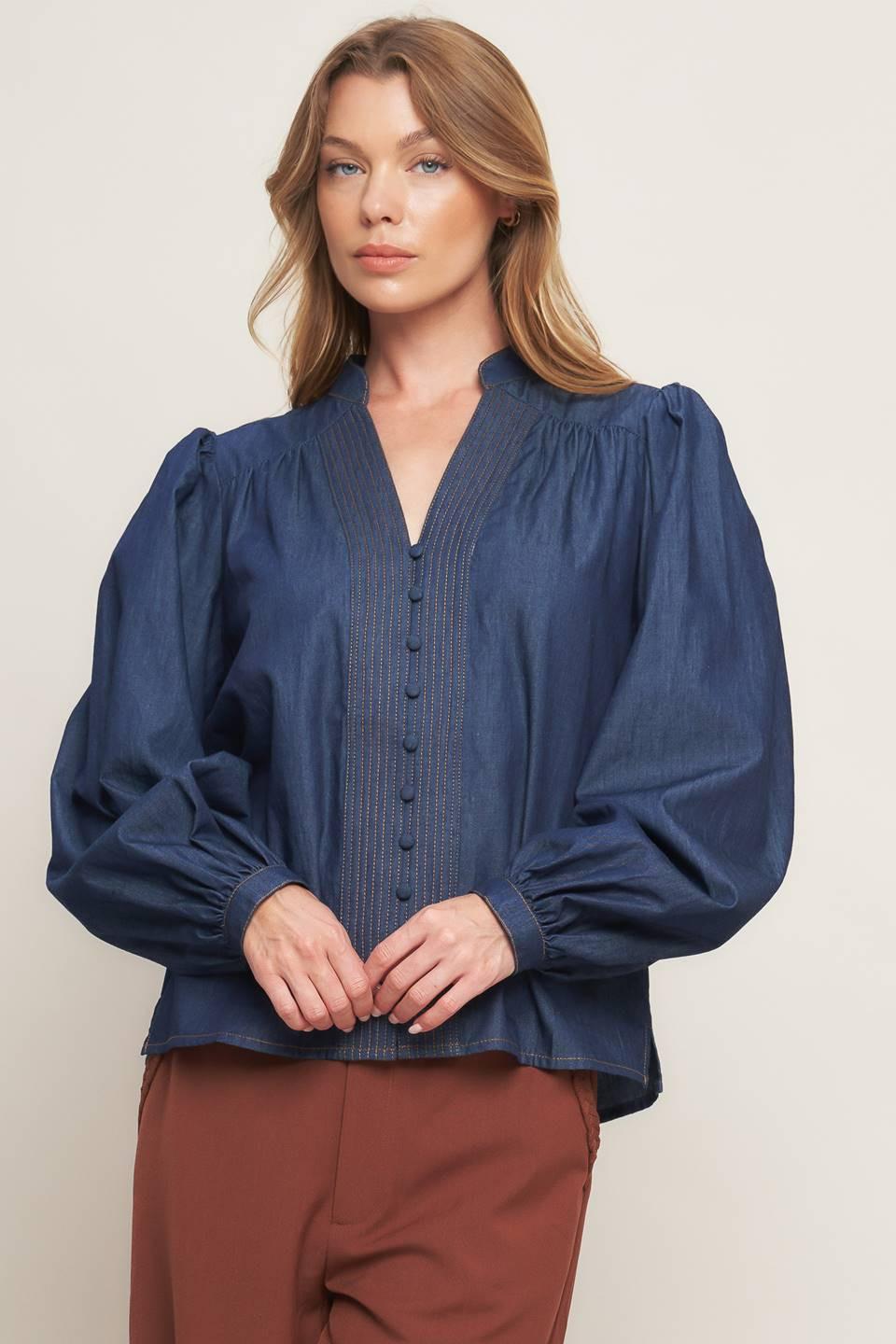 STITCH STORY LIGHTWEIGHT DENIM TOP.