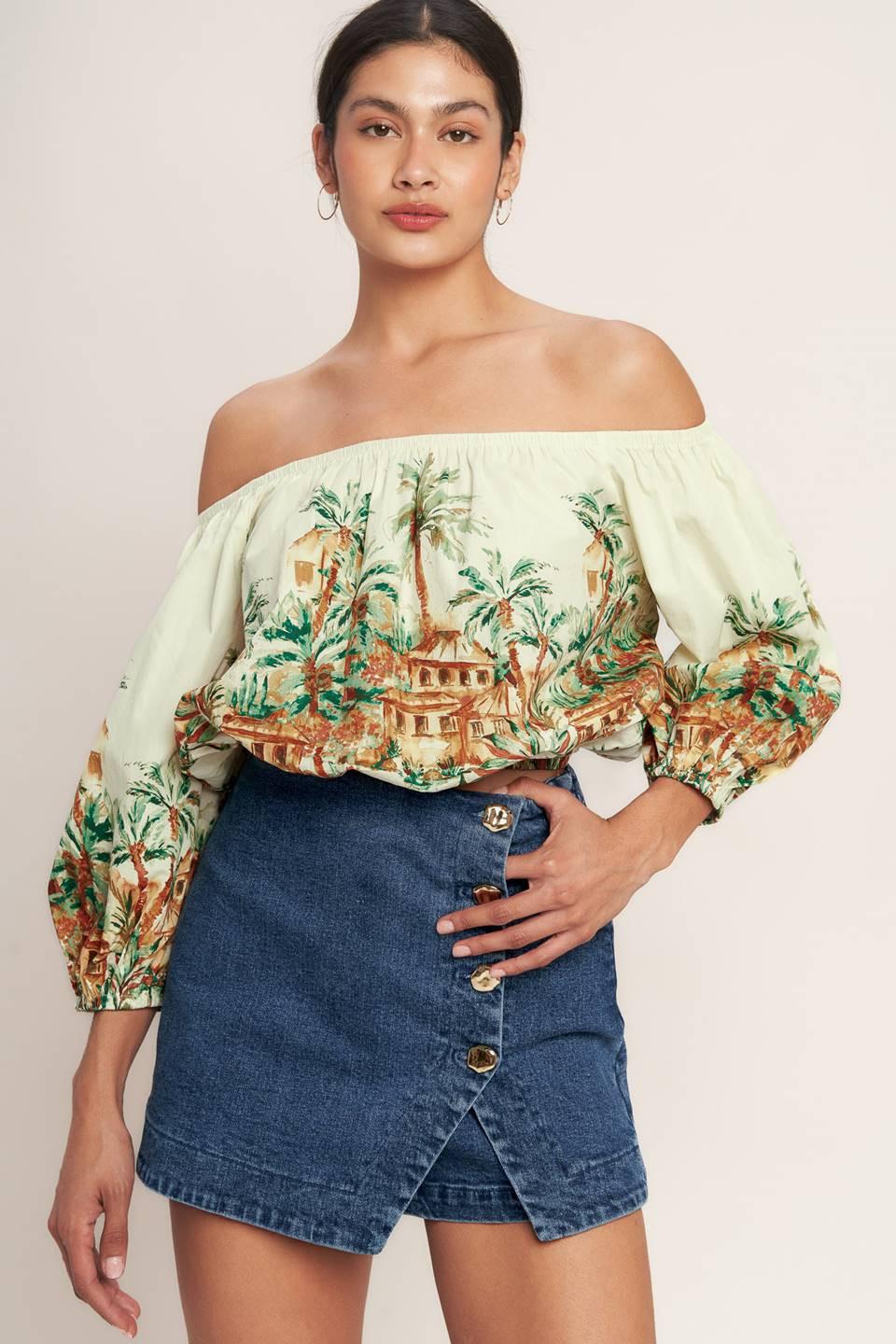 ISLAND TIME ONLY WOVEN CROP TOP.