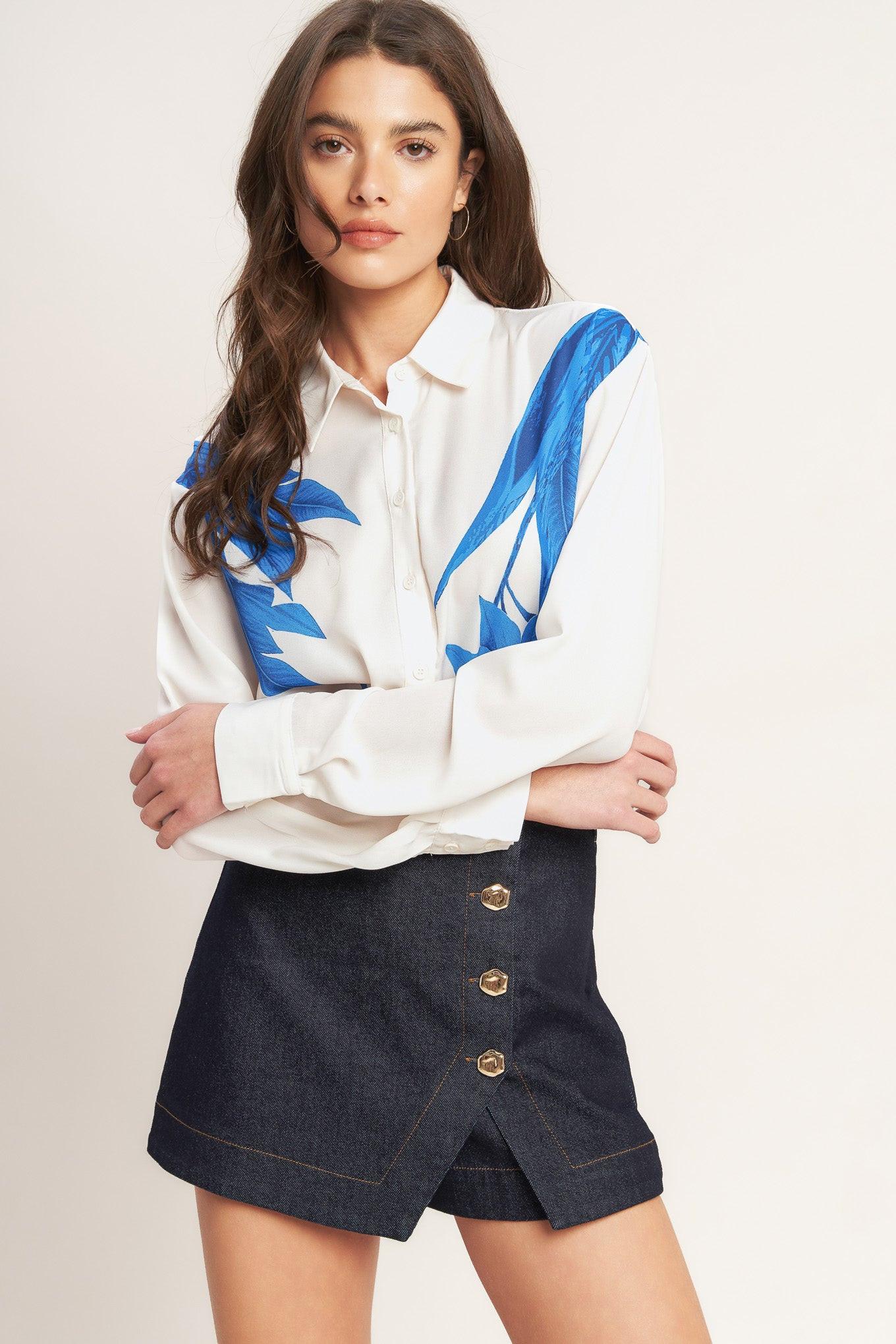 A printed woven button down shirt with long sleeve. Matching pant IP9097T
Details:
Self : 100% Polyester
Size & Fit
- Model is 5`8" And Wearing Size Small
- Measurements Taken From Size Small
- Approx. Length: 25" Flying Tomato