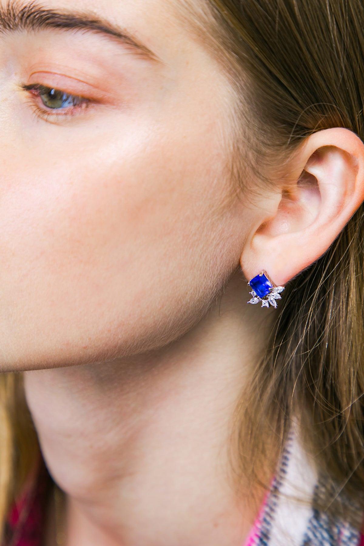 AVON ROYAL BLUE EARRINGS.