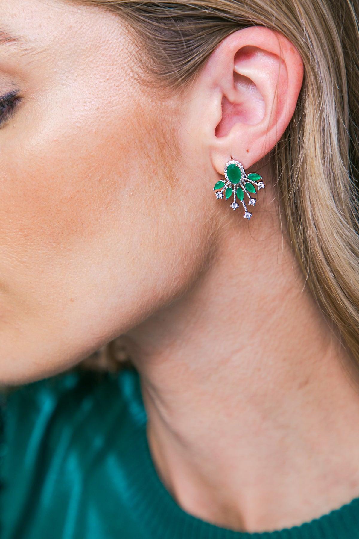 GREEN STARBURST FAN STUD EARRINGS.