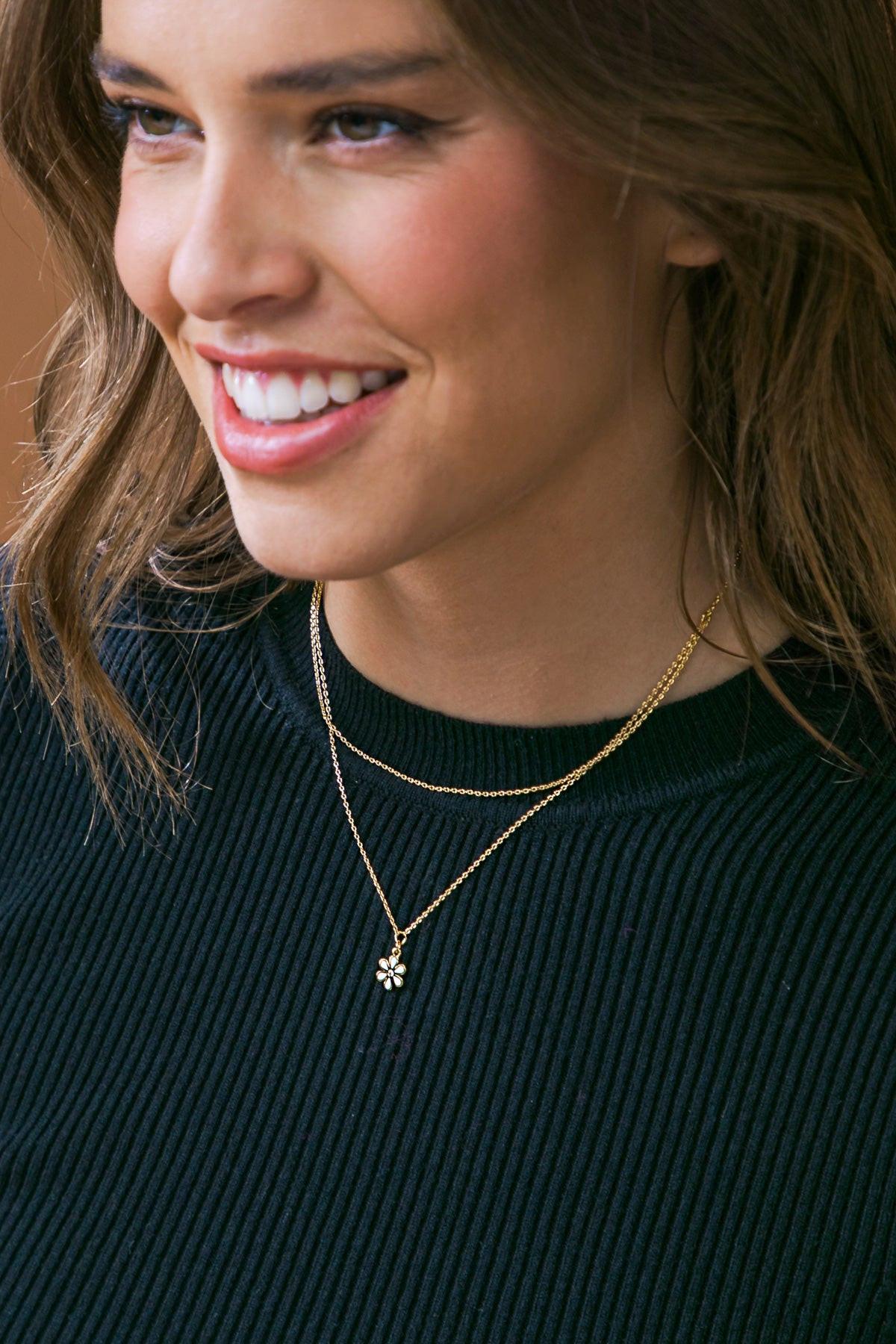 HEY HARPER DAISY NECKLACE.