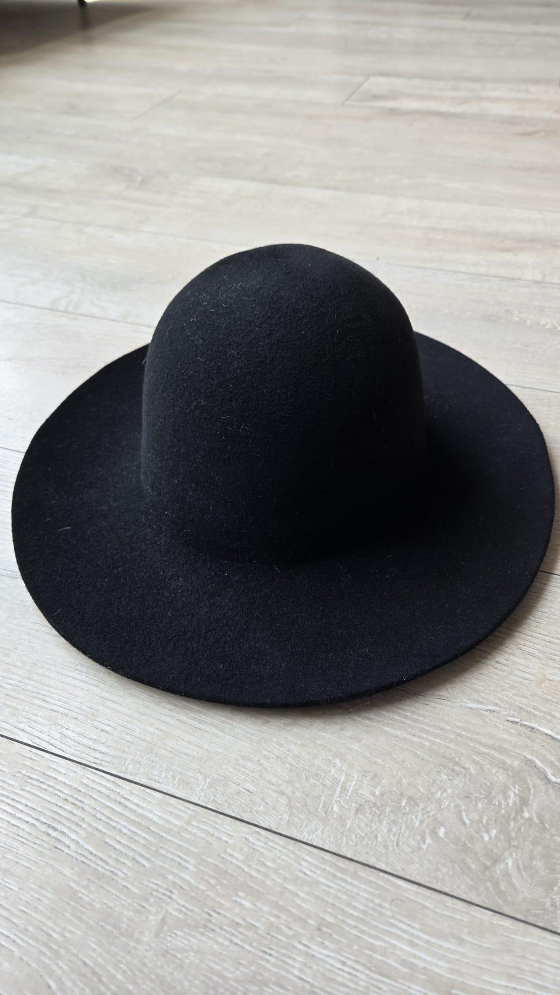 Floppy Sample Sale Hat Black.