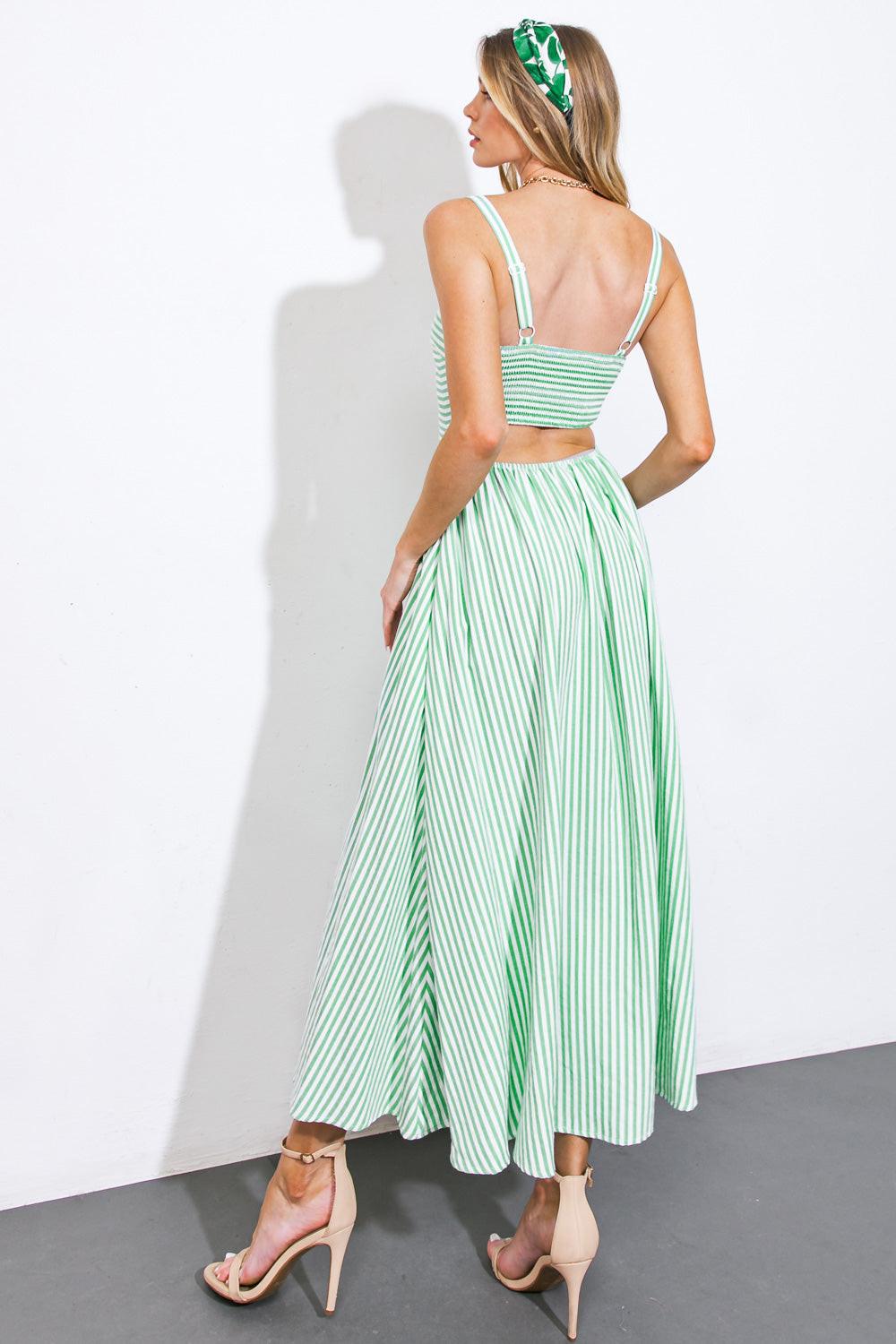 ATTRACTING LOOKS WOVEN MIDI DRESS.