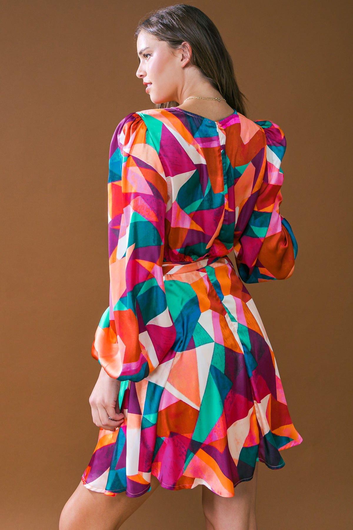 A printed woven mini dress featuring round neckline, long sleeve, self sash tie, A line skirt with back zipper closure
This EXCITED FOR THIS WOVEN MINI DRESS is the perfect choice for the fashion-forward lady. It features a round neckline, long sleeves, a self sash tie, and an A line skirt with back zipper closure for a comfortable fit. Create a stylish look with an eye-catching printed design.
Details
Self : 100% Polyester
Lining : 100% Polyester
Size & Fit
- Model is 5`8" And Wearing Size Sma