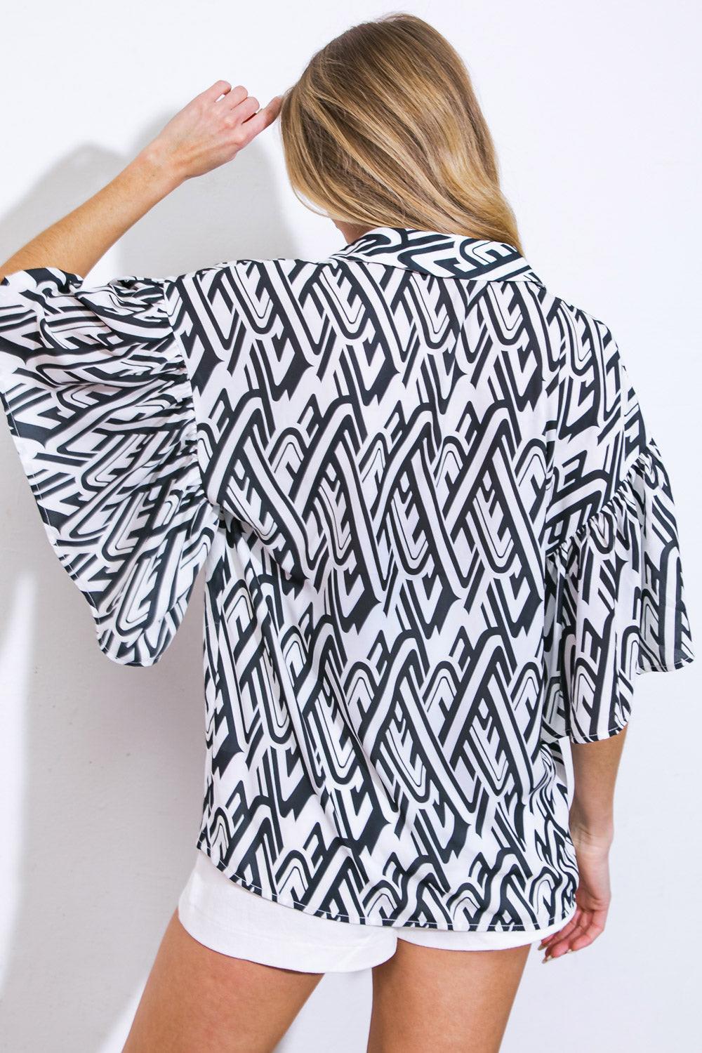 PRETTY ON POINT WOVEN TOP.