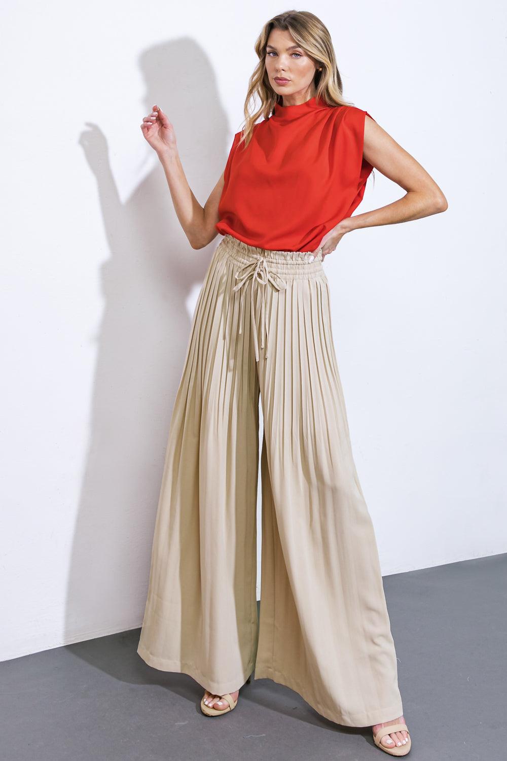 MAGICAL ILLUSIONS WOVEN PANTS.
