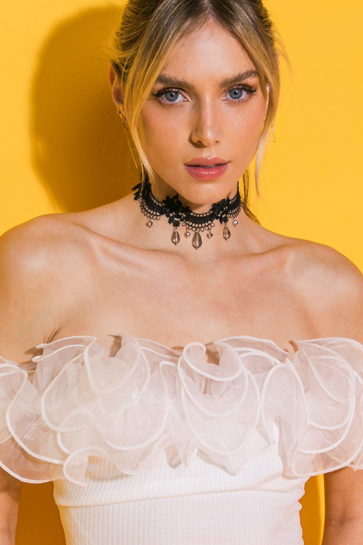 SEXY LACE PEARL CHOKER NECKLACE.